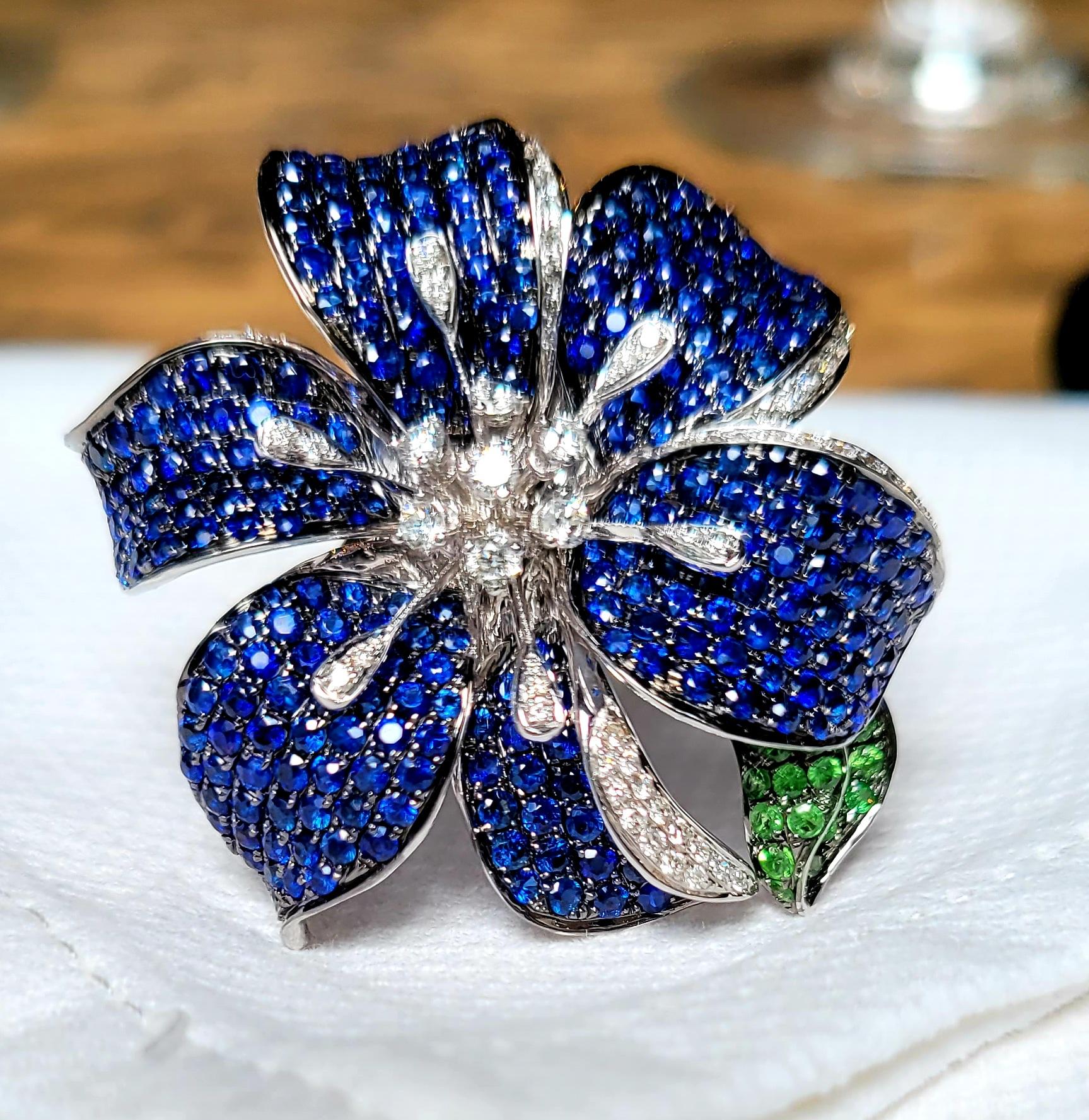 3 in 1 Blue Sapphire and Green Garnet Cocktail Ring, Brooch, Pendant Exquisite For Sale 3
