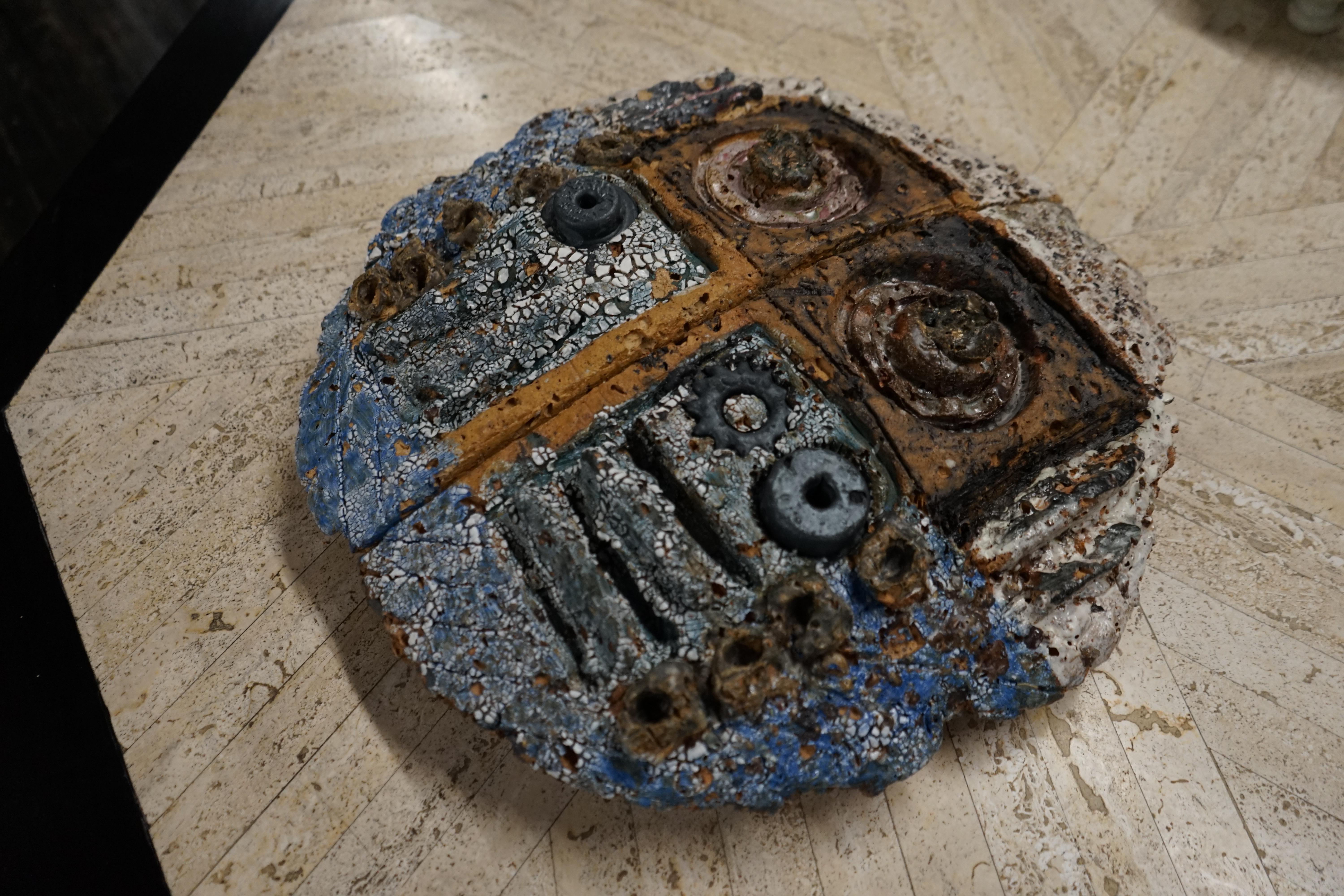3 grandi scudi in ceramica di Barbara Sorensen in vendita 4