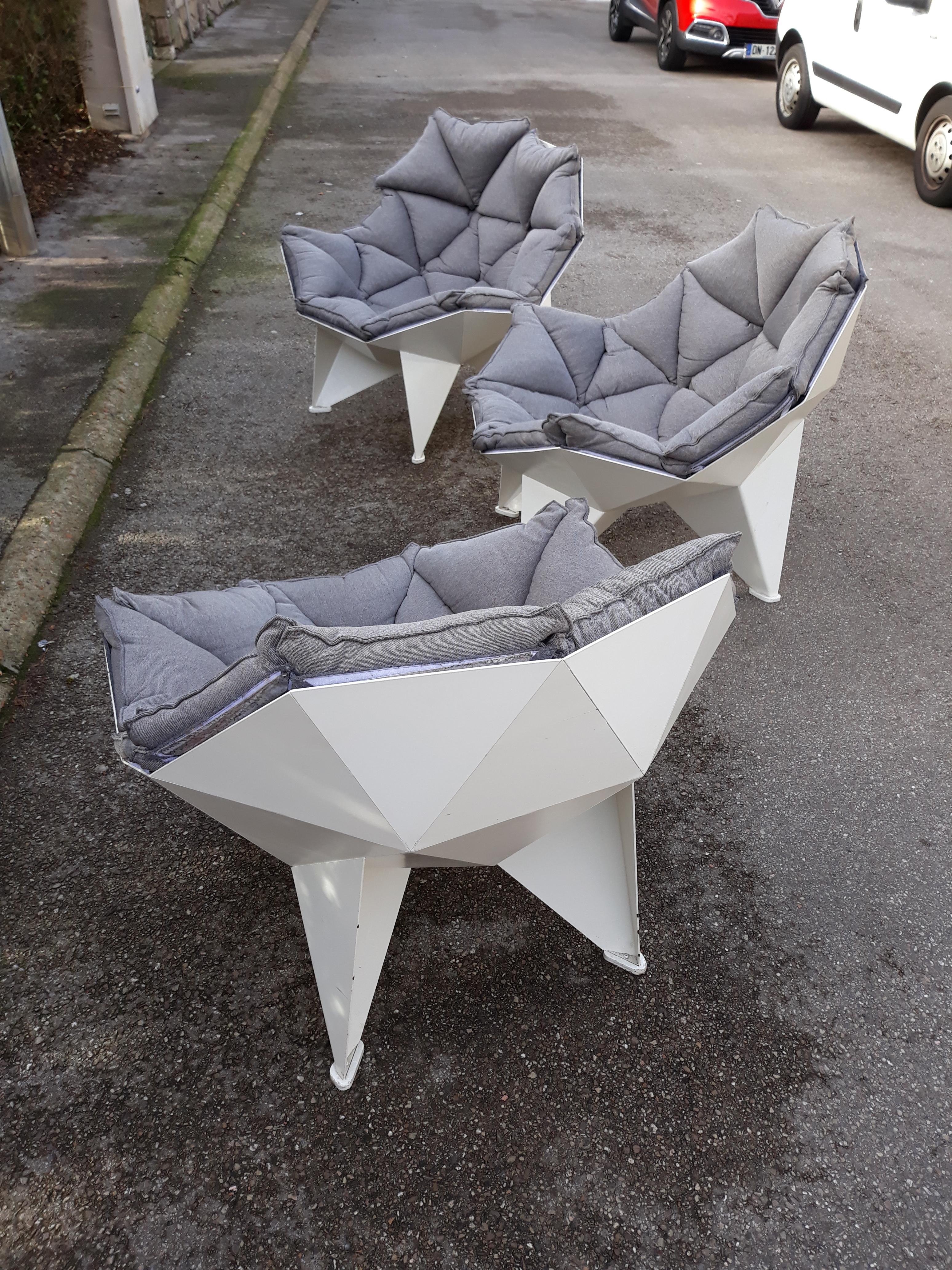 3 Large Original Armchairs in Lacquered Metal Structure, circa 1970-1980 For Sale 1