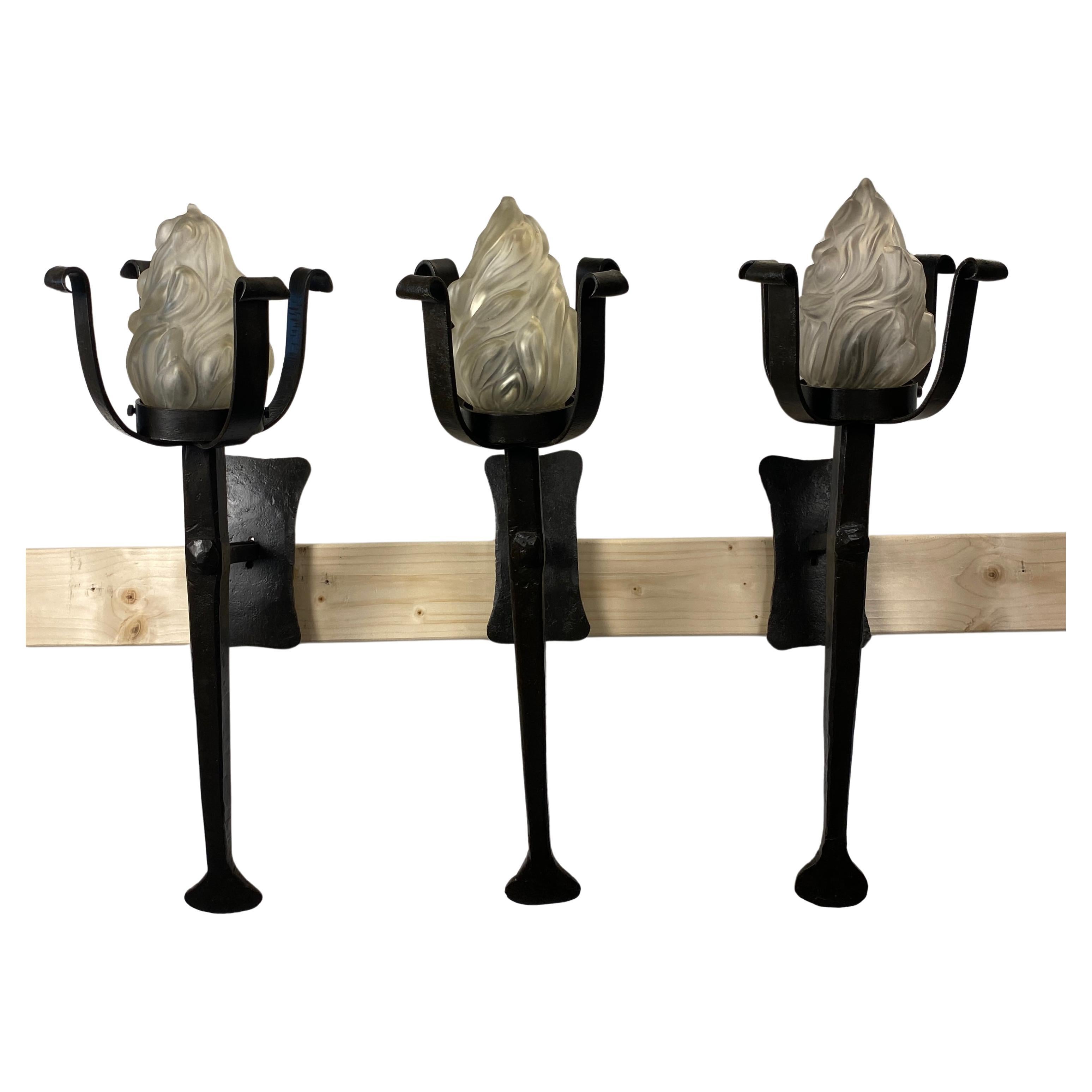3 grandes appliques de style colonial espagnol en fer forgé à la main, torchère traditionnelle en vente 5