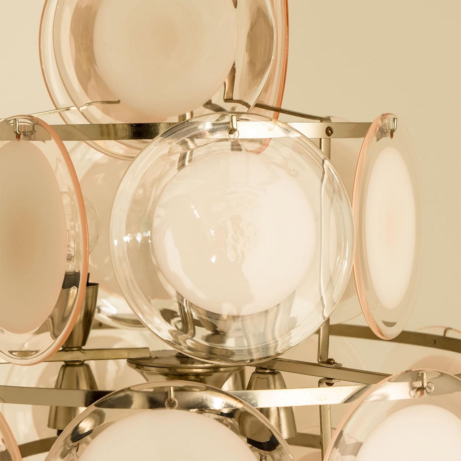 Araña de 3 capas de cristal de Murano y latón al estilo de Vistosi, Italia Austríaco en venta