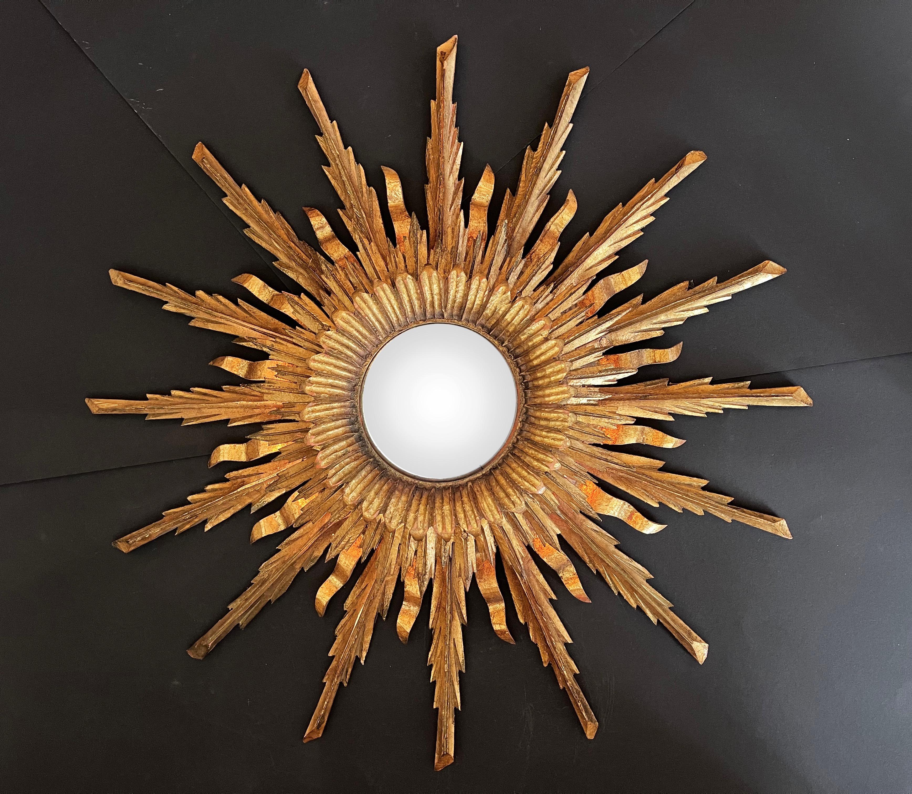 Espejo convexo de 3 capas, retroiluminado, madera dorada explosiva Años 60, Francia Francés