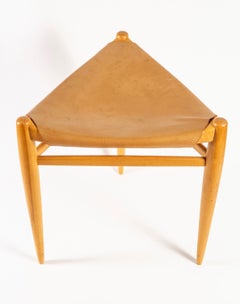 Tabouret 3 pieds en hêtre par Uno & Östen Kristiansson, Luxus - Vittsjö Suède 1960's