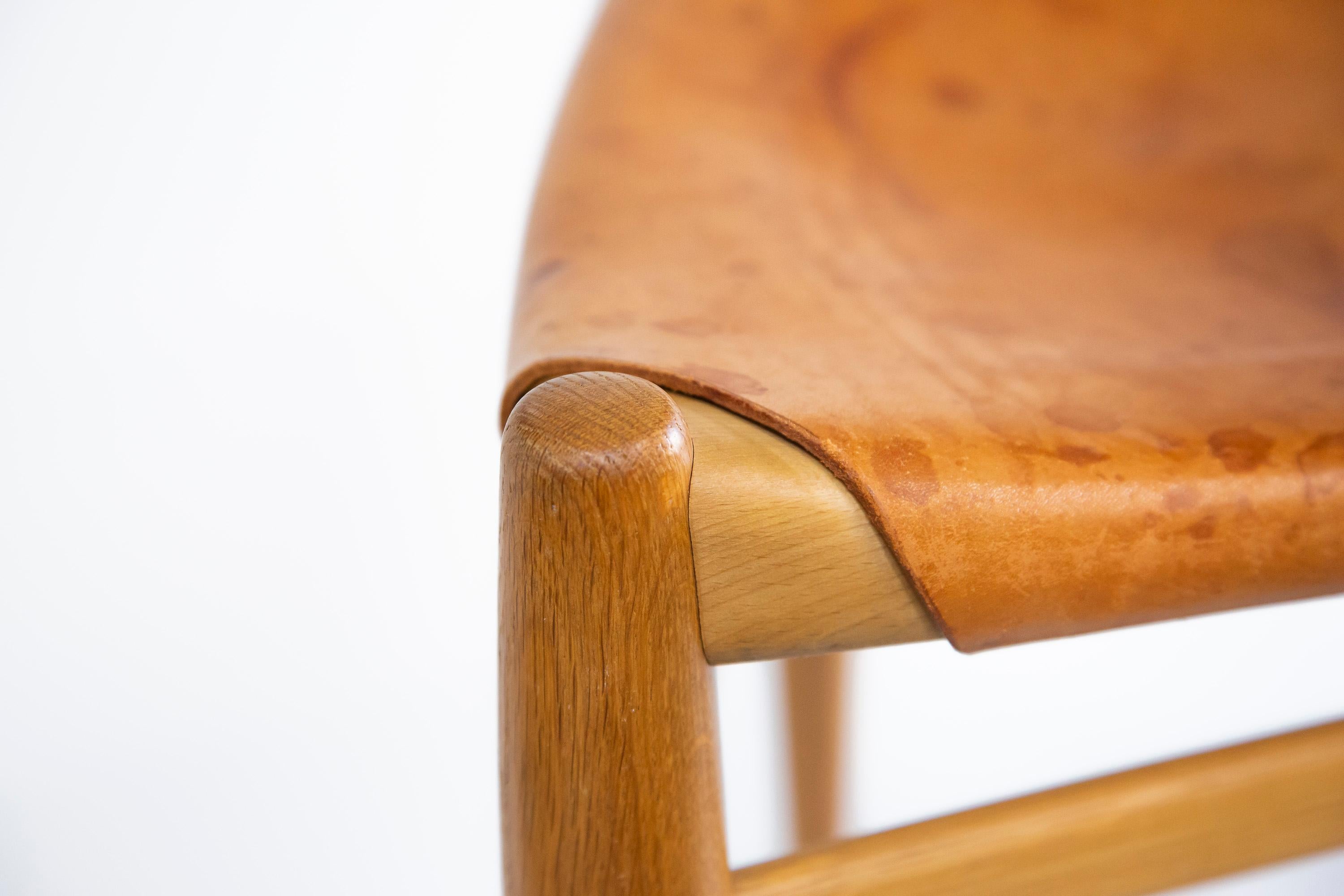 Tabouret à 3 pieds en Oak par Uno & Östen Kristiansson, Luxus - Vittsjö Suède années 60 en vente 1