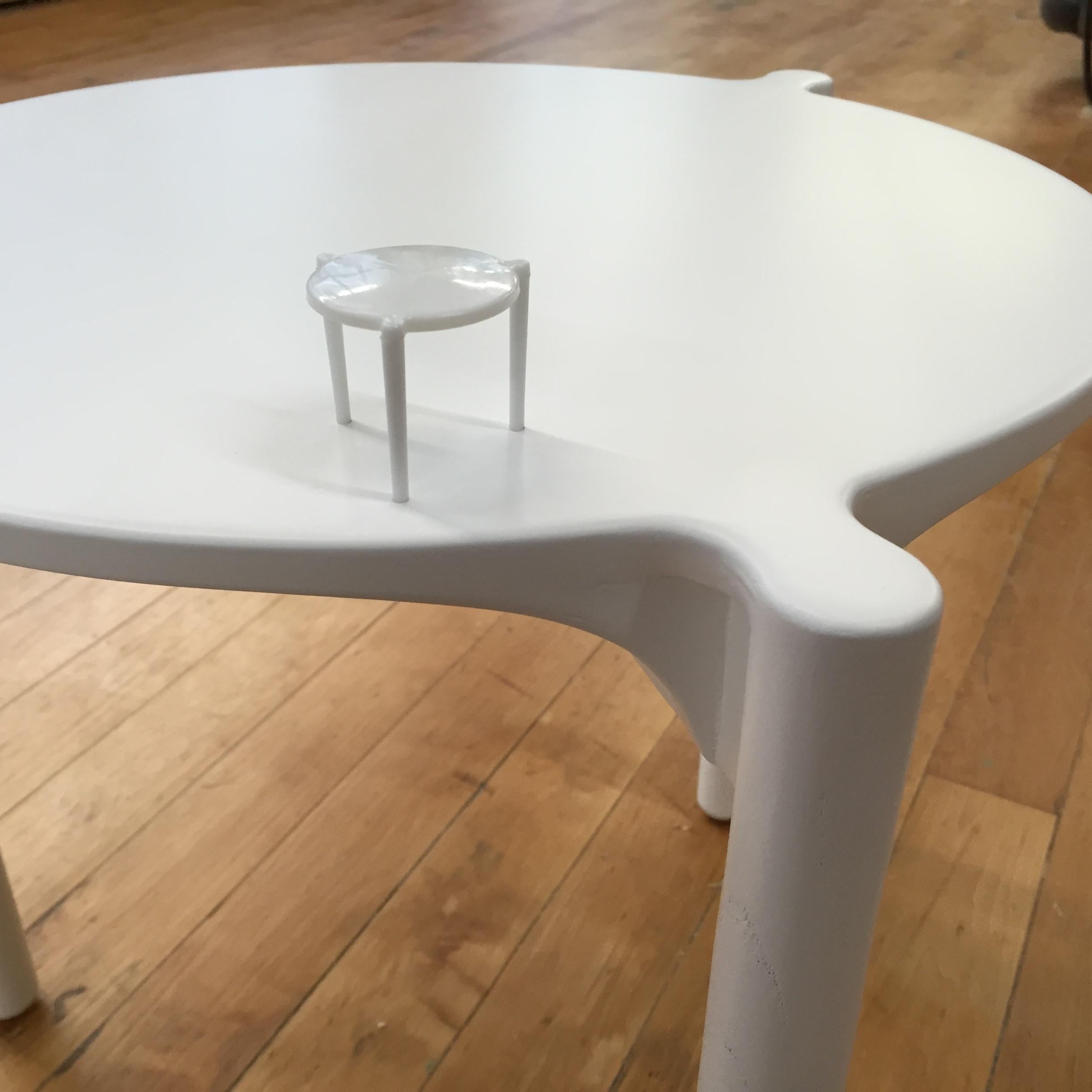 American 3 Legged Round Side Table, Pizza Saver For Sale