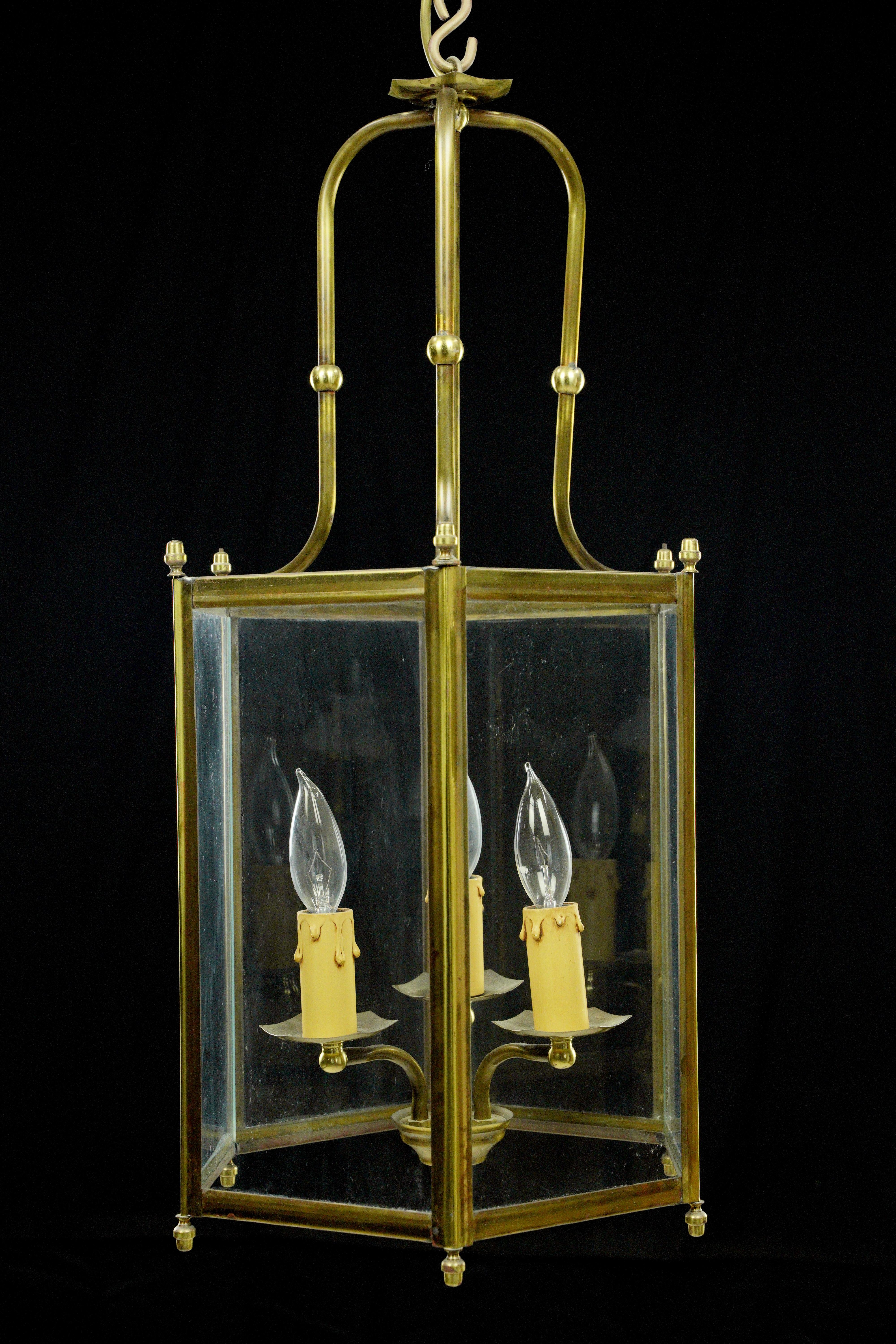 3 Light Messing & Glas Sechseckige Laterne Pendelleuchte (20. Jahrhundert) im Angebot