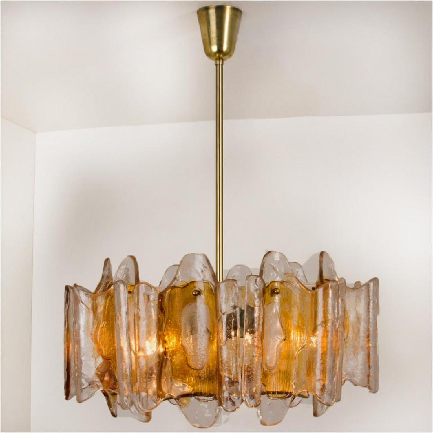 Apparecchi a 3 luci di J&T. Kalmar, Cristallo, 1 lampadario e 2 applique in vendita 1