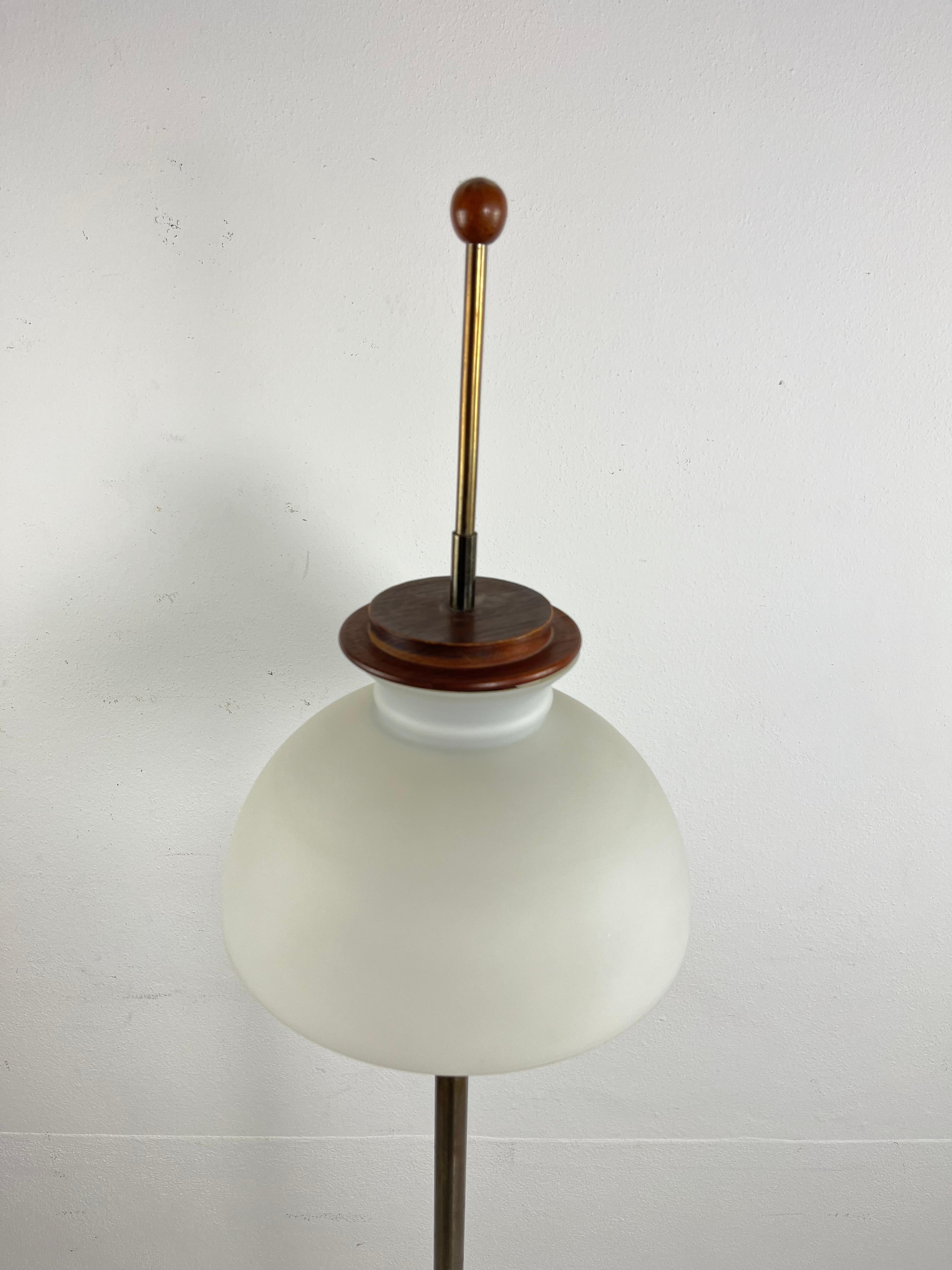 3-Light Floor Lamp Stilux Milano Plexiglass And Glass Mid-Century Italian Design For Sale 6