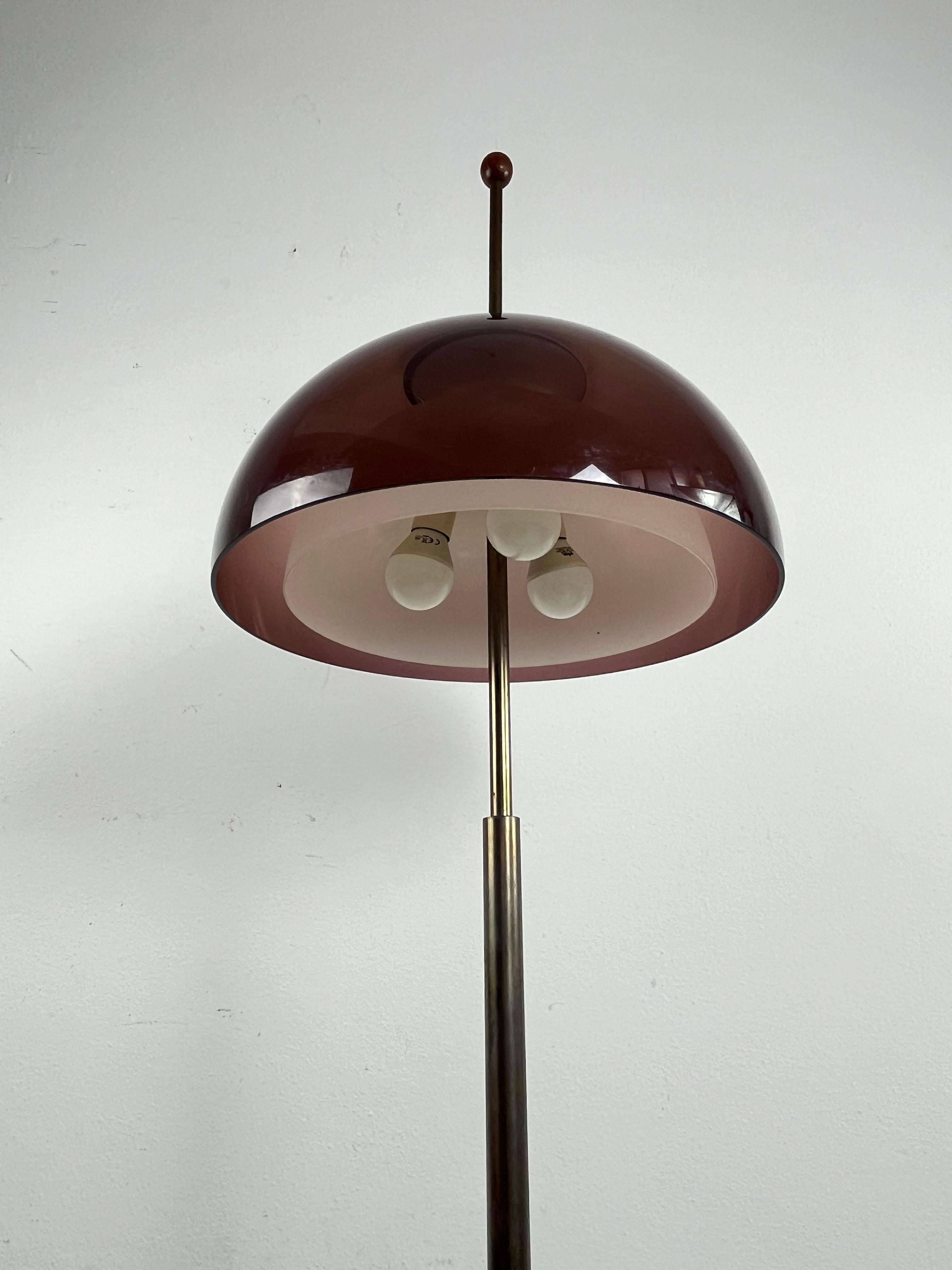3-Light Floor Lamp Stilux Milano Plexiglass And Glass Mid-Century Italian Design For Sale 2