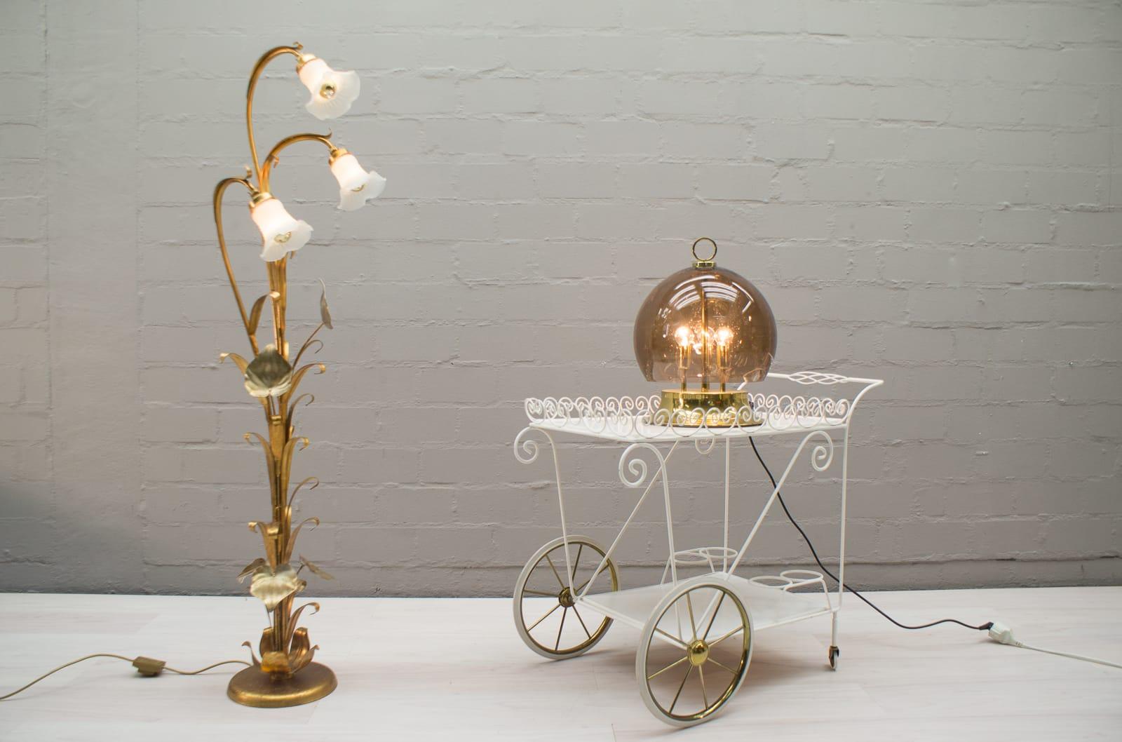 This lamp requires E14 bulbs.
Very high quality workmanship with many nice details.
Very good vintage condition.
Suitable for all living areas and very decorative.