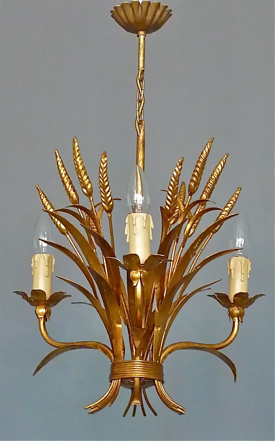 Ein florentinischer vergoldeter Metallkronleuchter im Stil von 