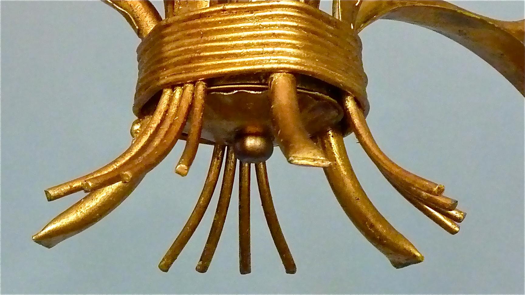 3-flammiger italienischer Blattkronleuchter aus vergoldetem Metall, Kögl, 1950er Jahre (Mitte des 20. Jahrhunderts) im Angebot