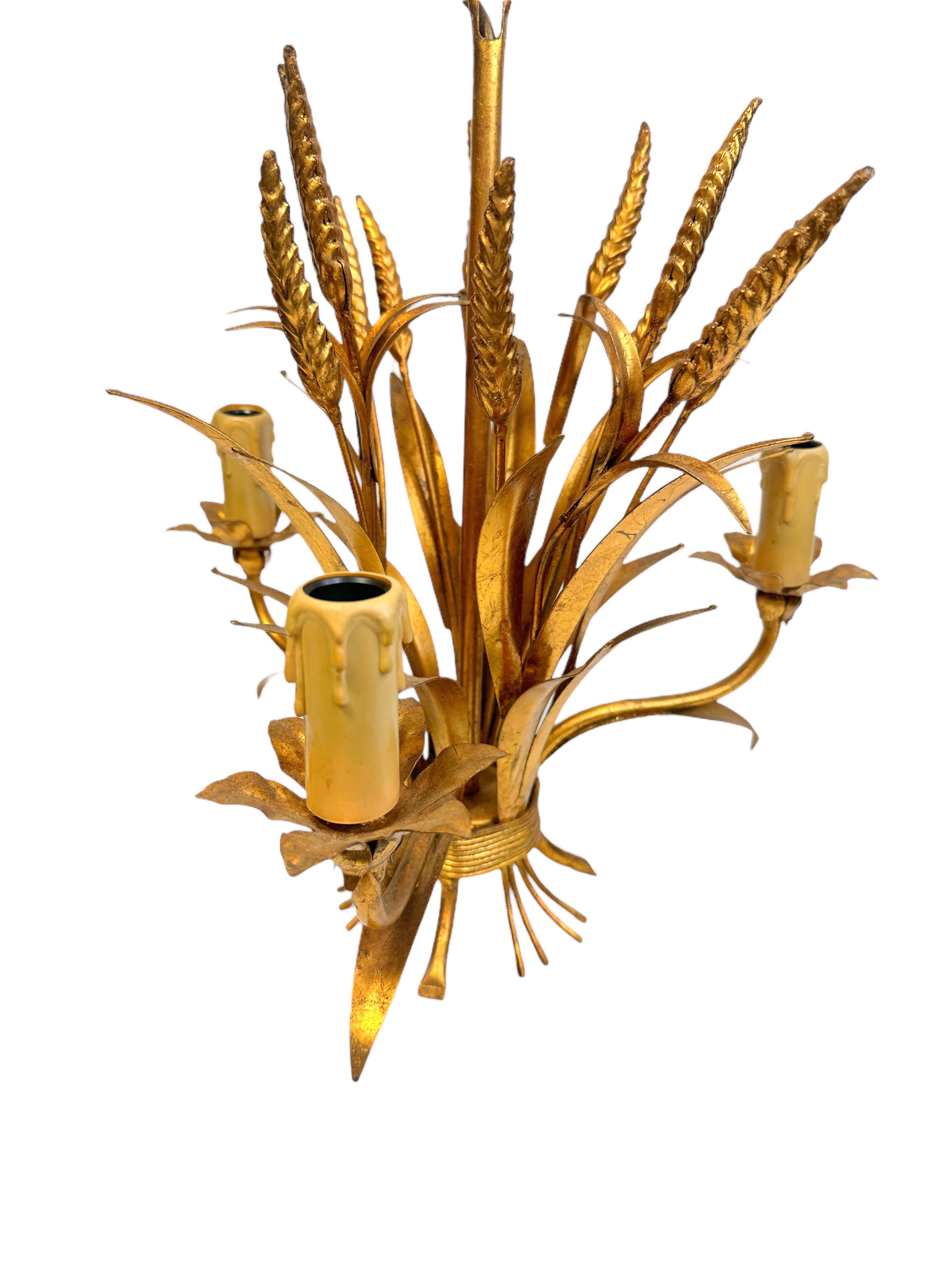 3-Light Gilt Metal Wheat Sheaf Chandelier Koegl Tole Toleware Coco Chanel Style In Good Condition For Sale In Nuernberg, DE