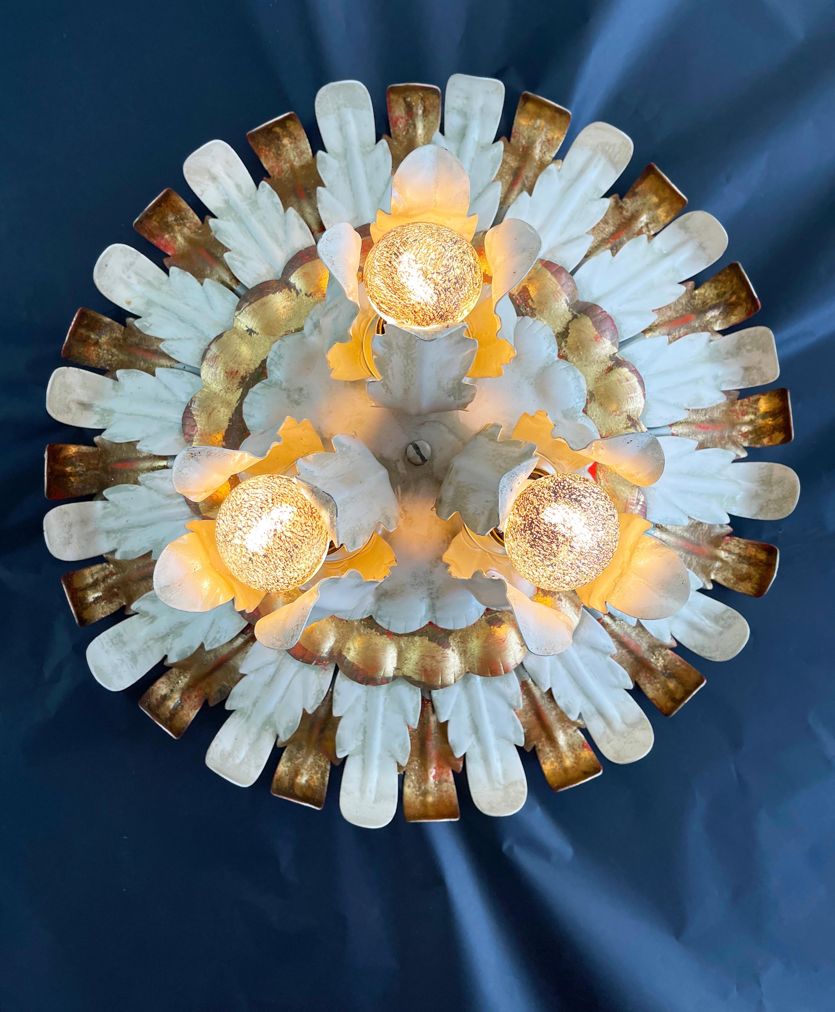 3-Light Hollywood Regency Sunburst Gold Leaved Ceiling or Wall Light, 1960s In Good Condition For Sale In Andernach, DE