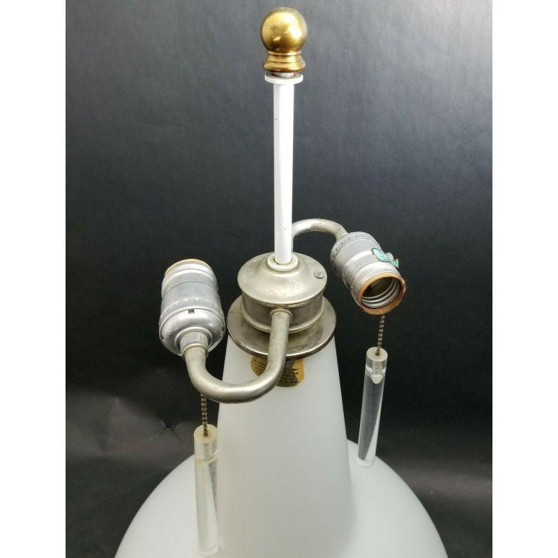 Mid-Century Modern 3 Light Laurel Lamp Co Large Frosted Glass Teardrop Table Lamp en vente