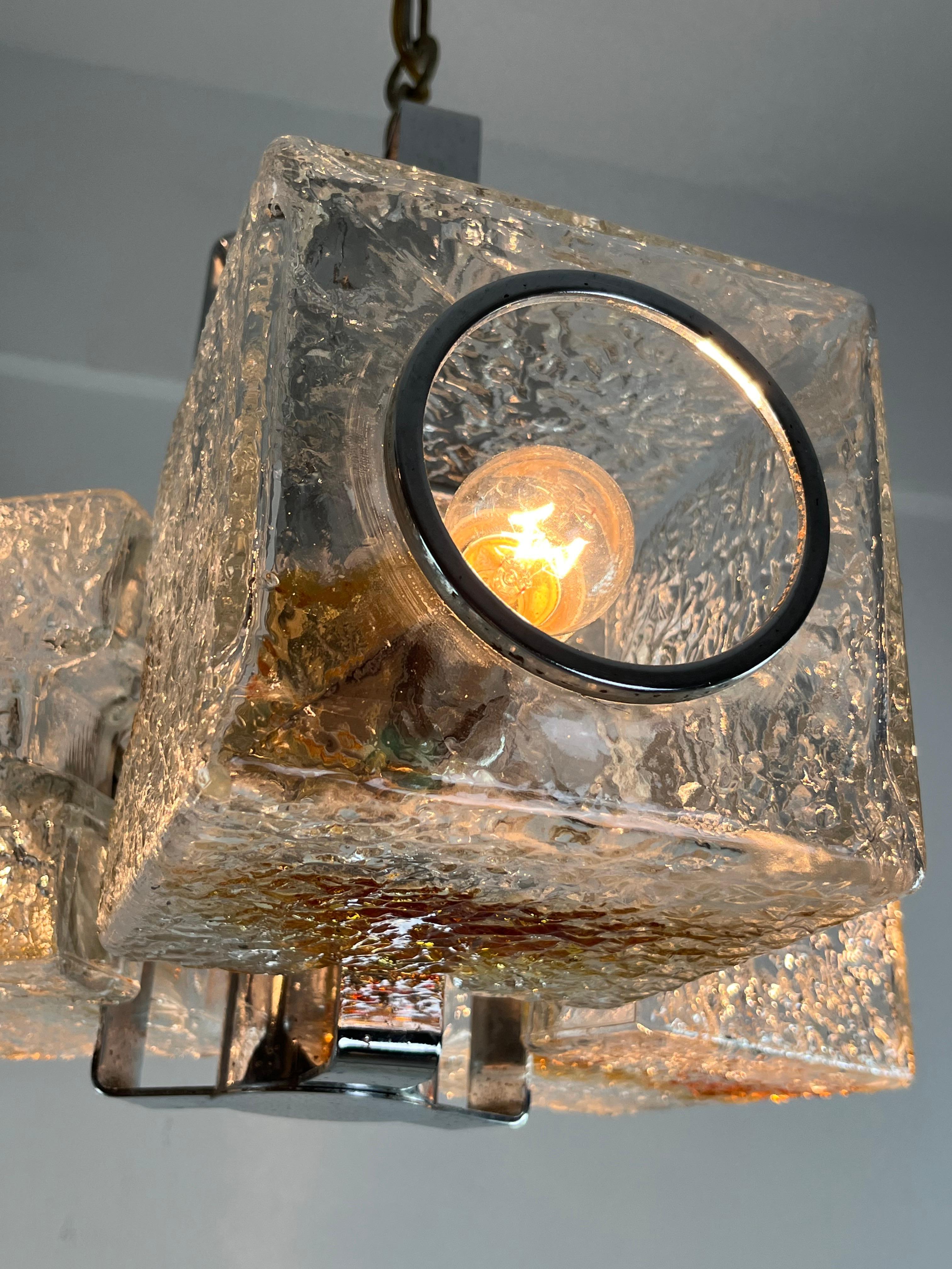 italien Lustre à 3 lumières en verre de Murano attribué à Toni Zuccheri pour VeArt, années 1970 en vente