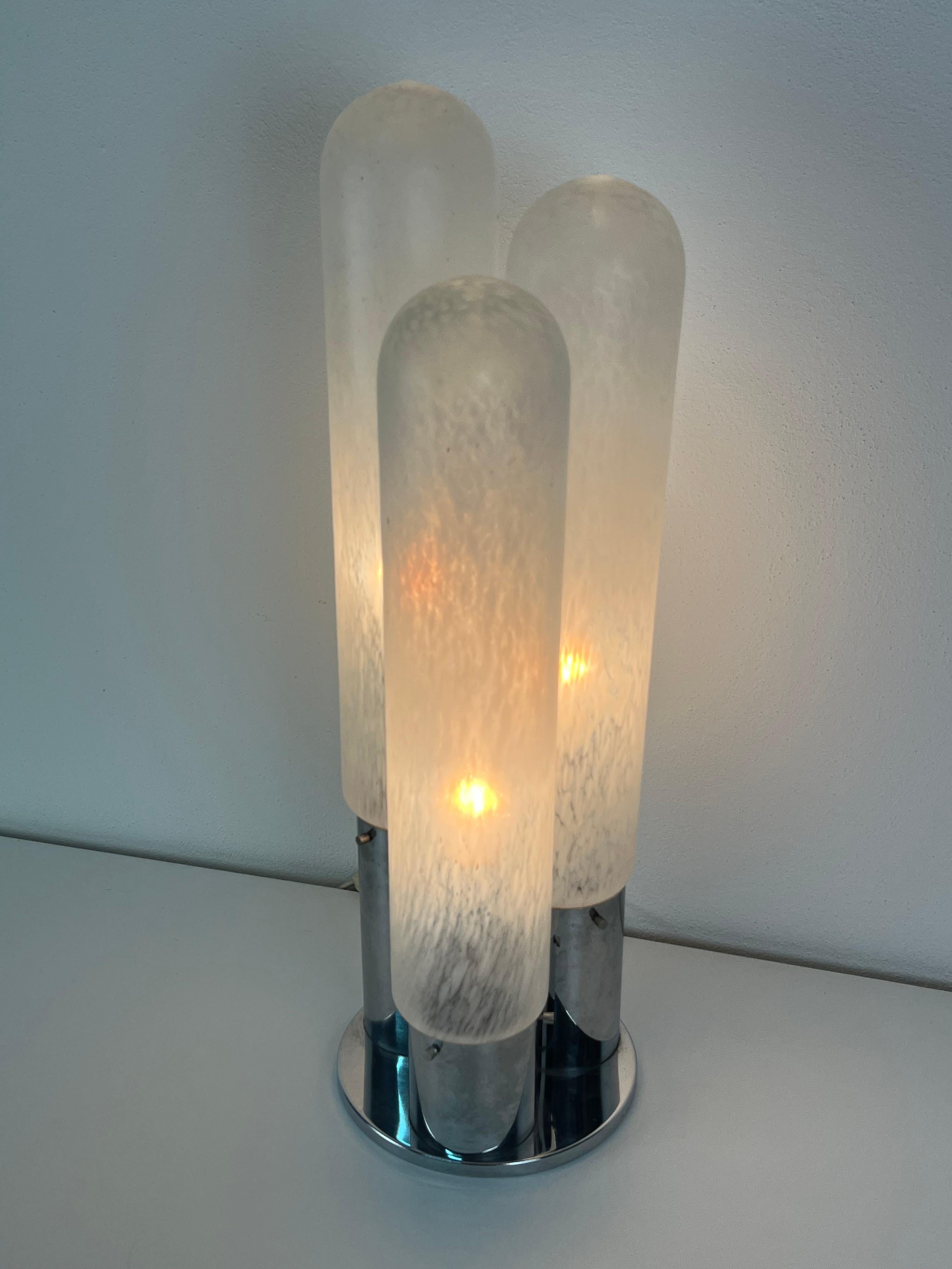 italien Lampe de bureau à 3 lumières en verre de Murano par Carlo Nason pour Mazzega, 1970 en vente