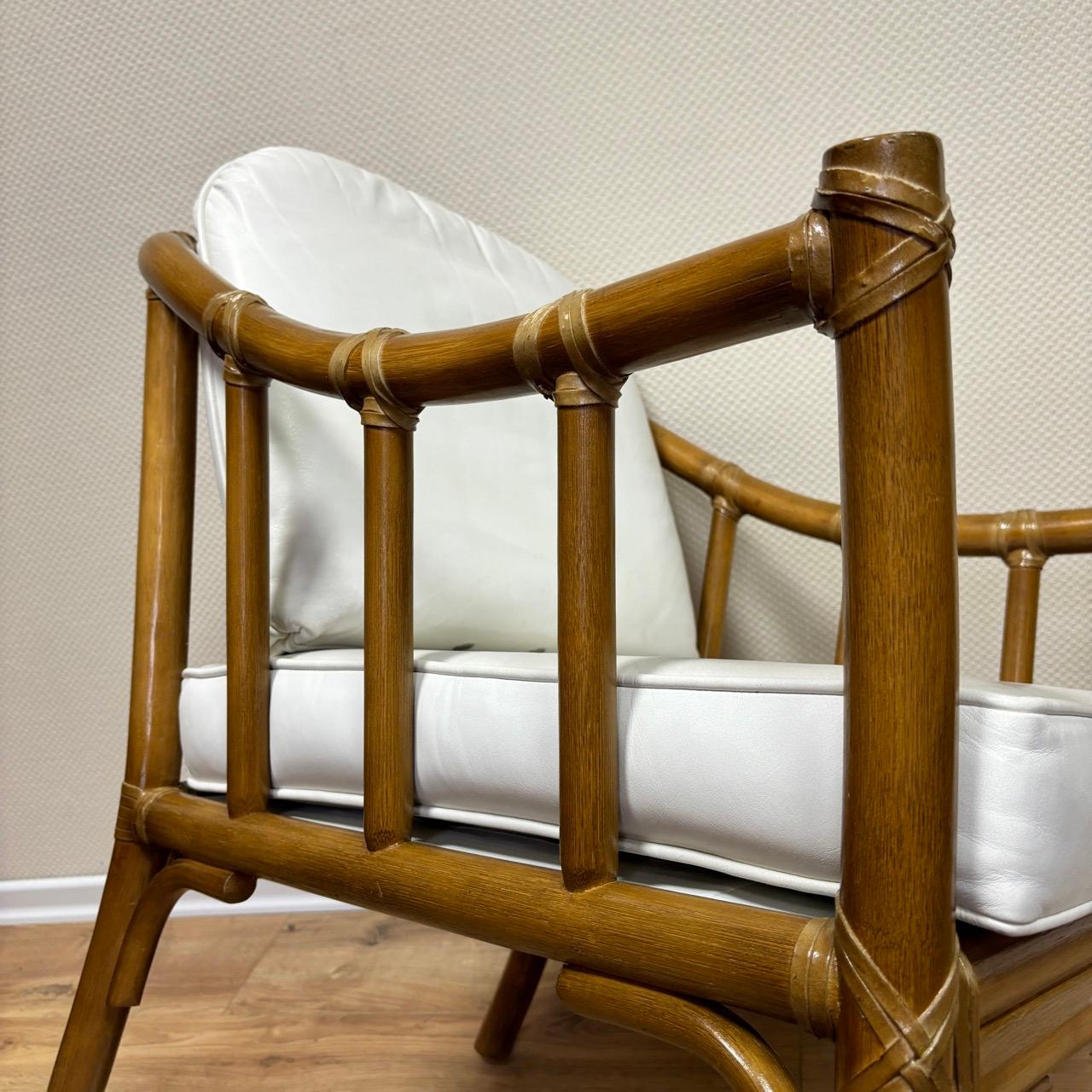 3 fauteuils Mc Guire  rotin véritable  cuir blanc  licence Hans Kaufeld en vente 7