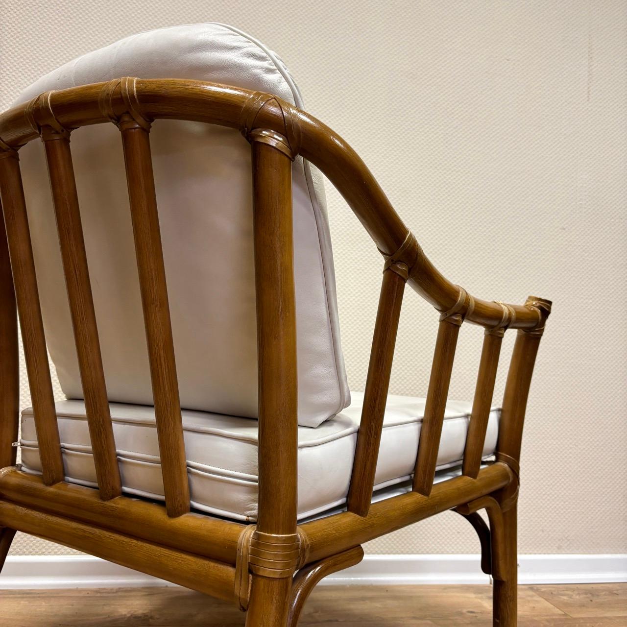 3 fauteuils Mc Guire  rotin véritable  cuir blanc  licence Hans Kaufeld en vente 8
