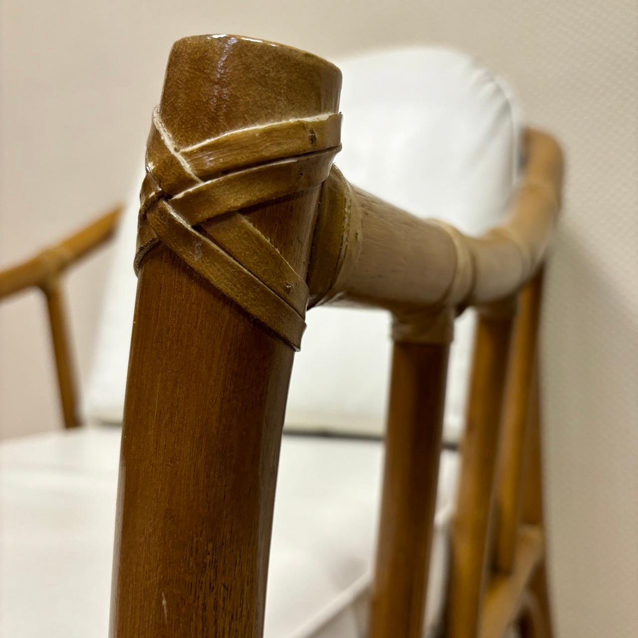 3 fauteuils Mc Guire  rotin véritable  cuir blanc  licence Hans Kaufeld en vente 2