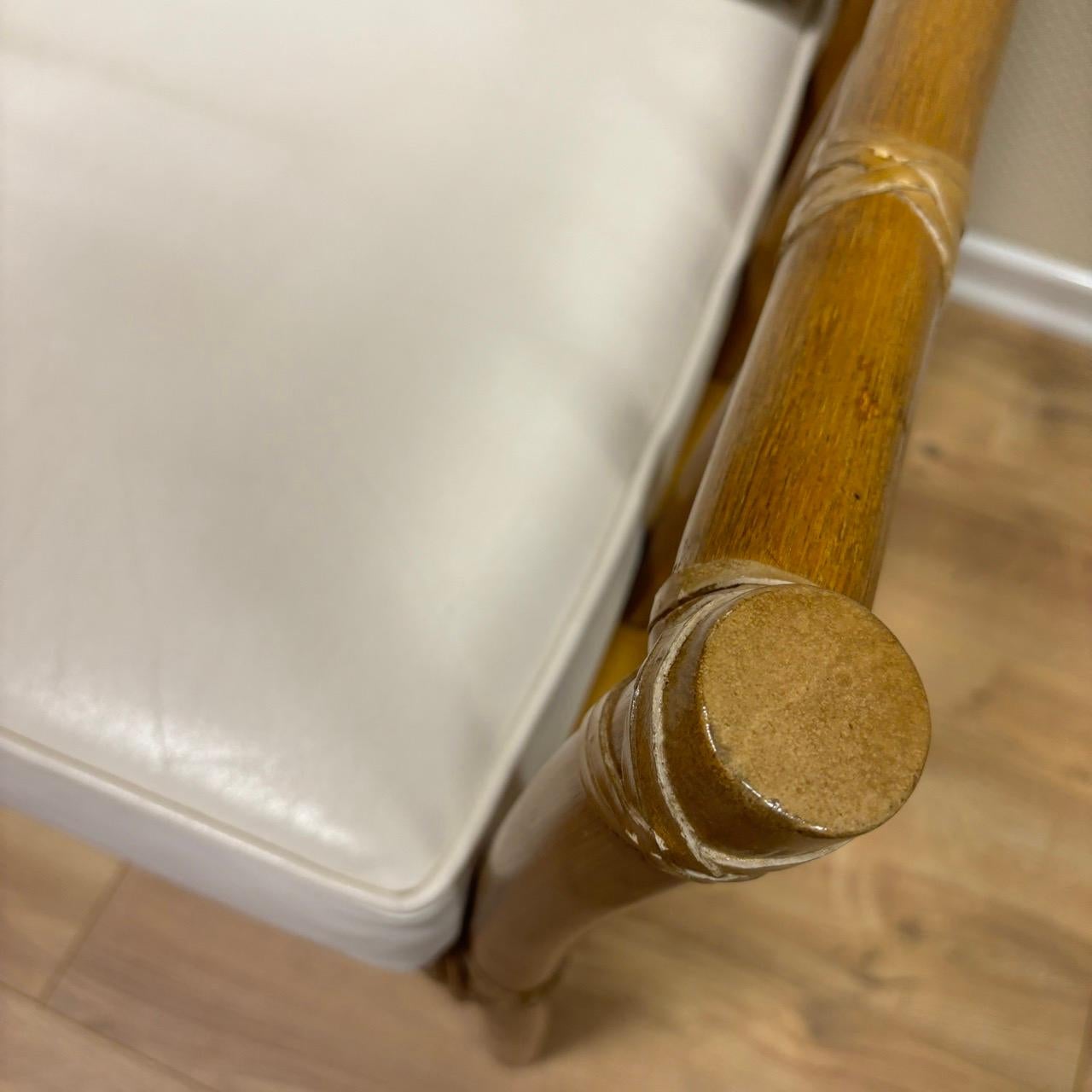 3 fauteuils Mc Guire  rotin véritable  cuir blanc  licence Hans Kaufeld en vente 3