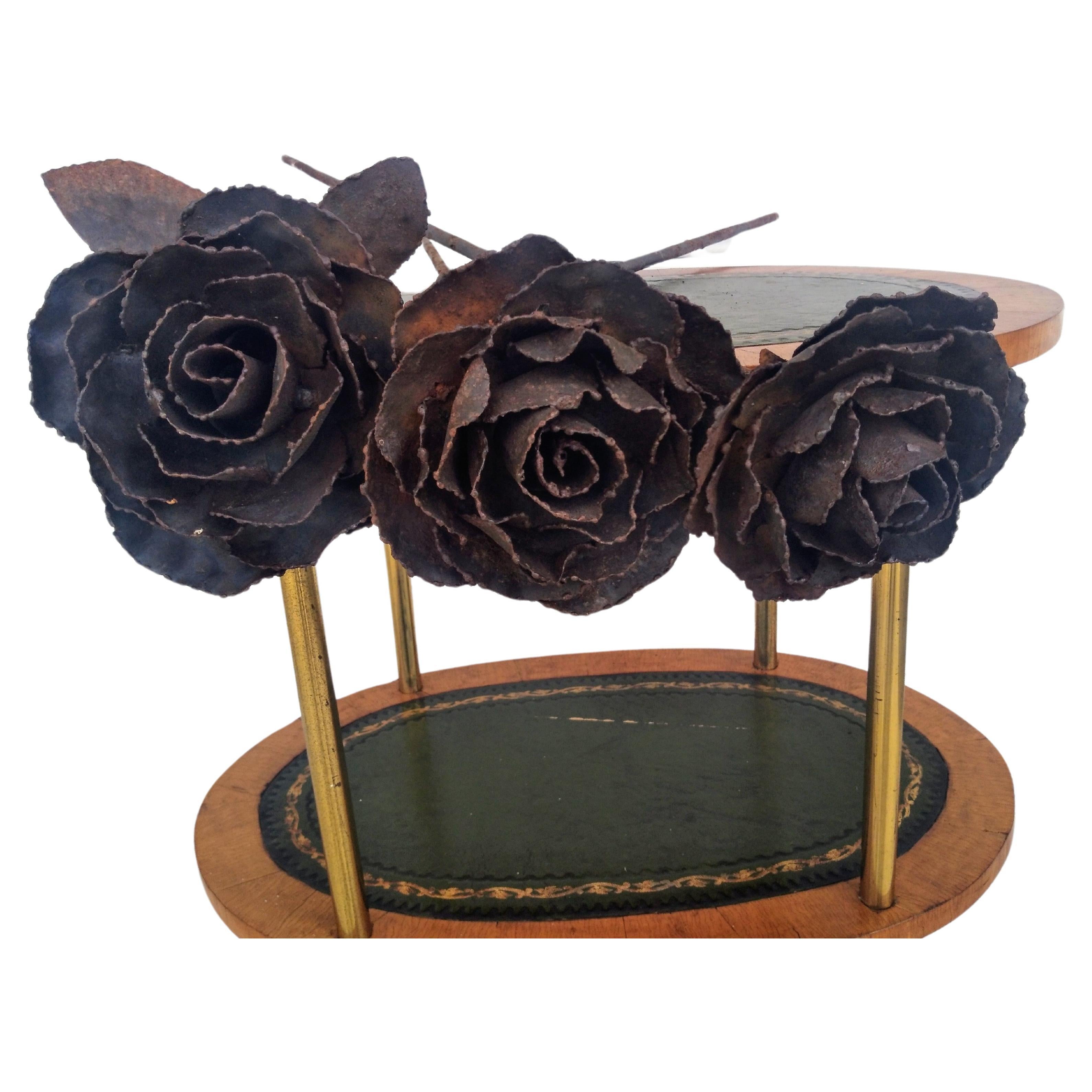 3 Roses à longue tige en métal en vente