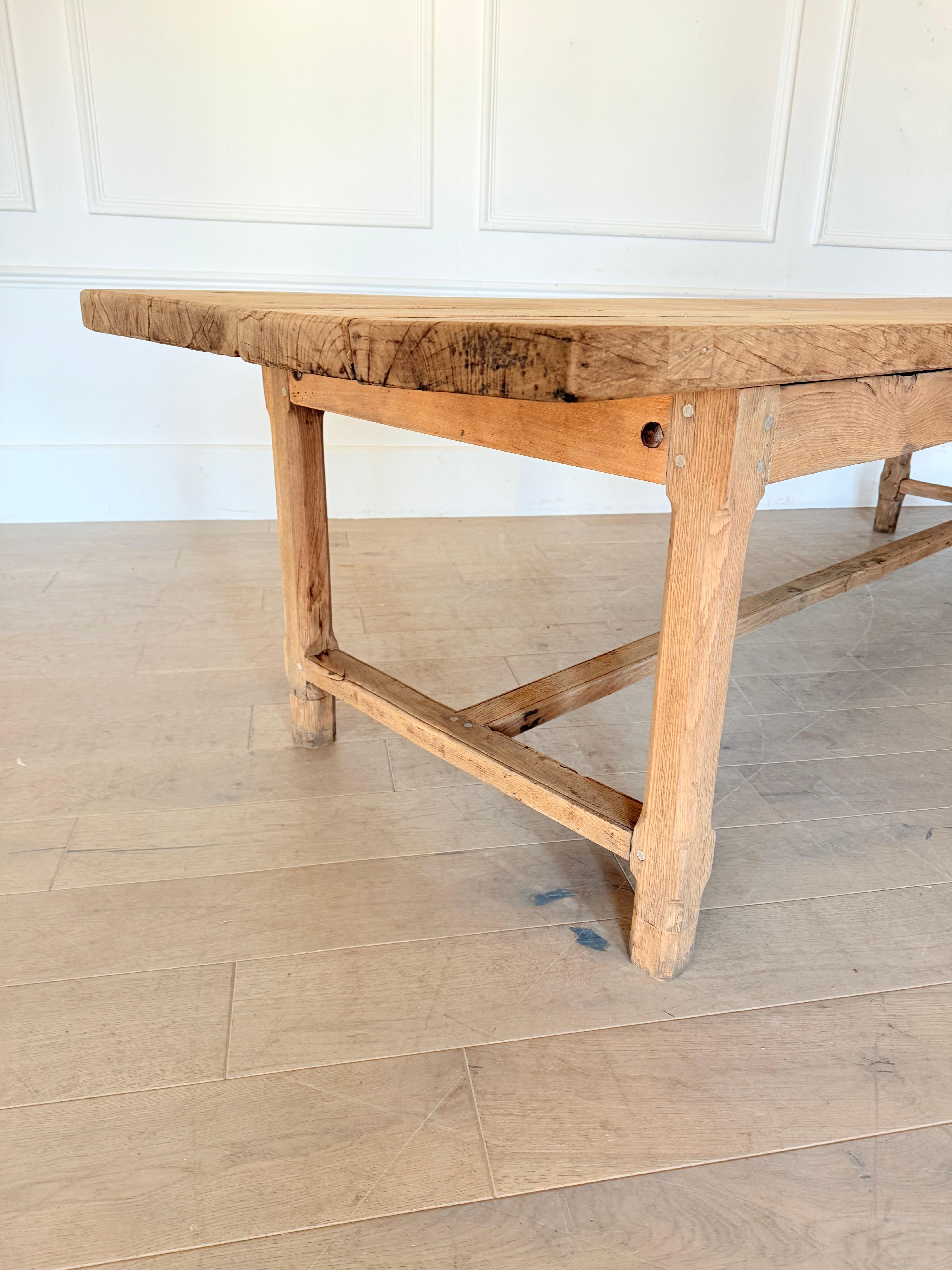 Table de ferme en chêne de 3 mètres Bon état - En vente à Budleigh Salterton, GB