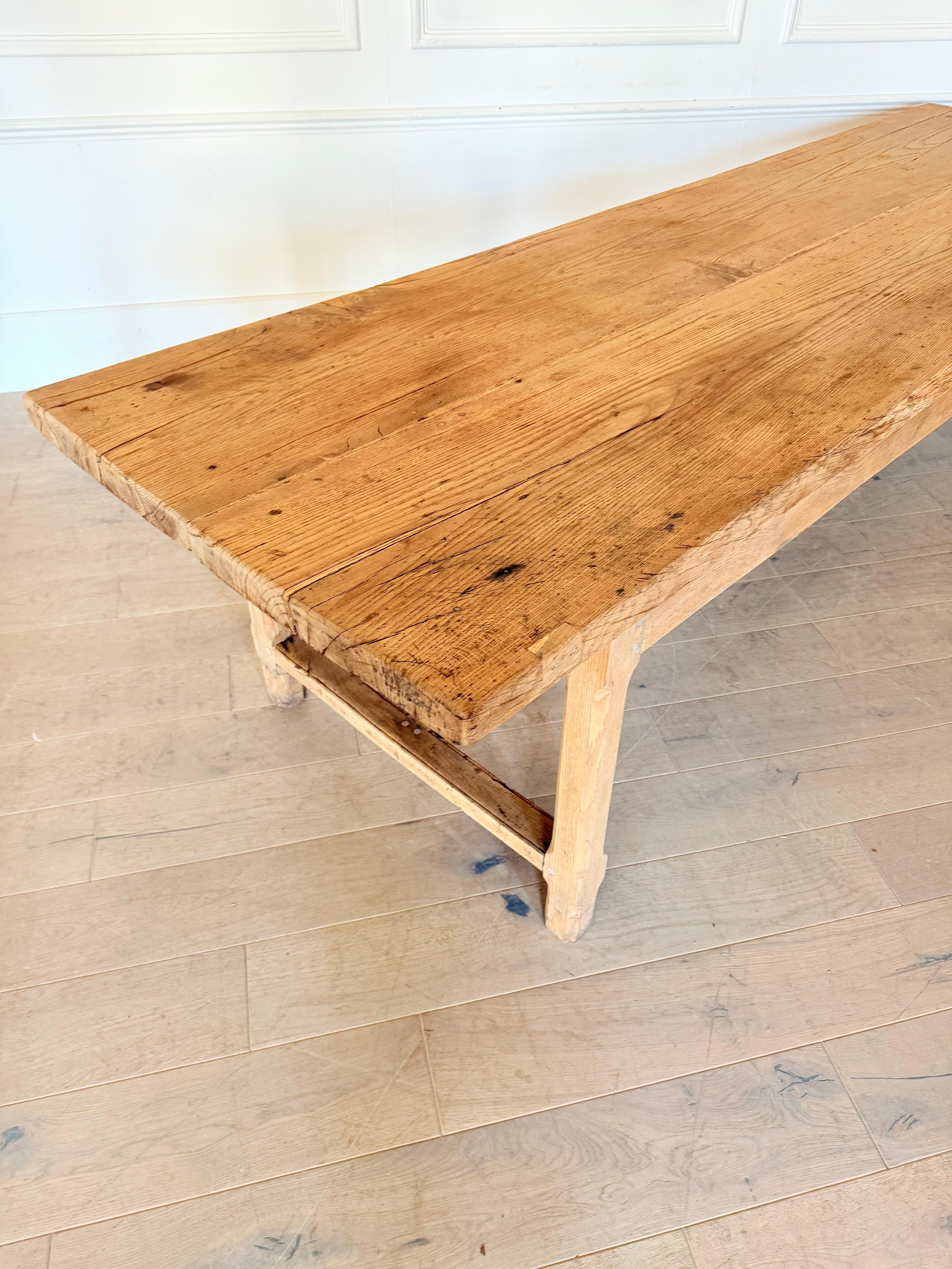 Début du XIXe siècle Table de ferme en chêne de 3 mètres en vente
