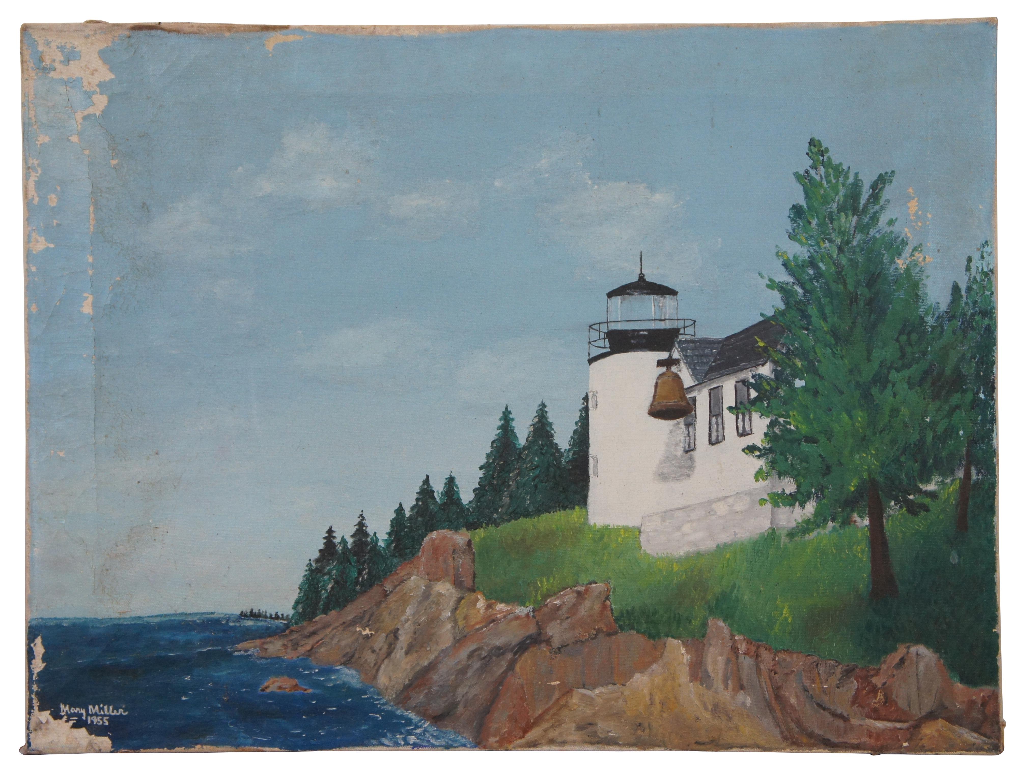 Ensemble de trois peintures de paysages sur toile non encadrées des années 1950 par Mary Miller, représentant des paysages avec des arbres, des montagnes enneigées, des ciels nuageux, des fermes / granges, des océans / lacs, et un phare.  Daté de