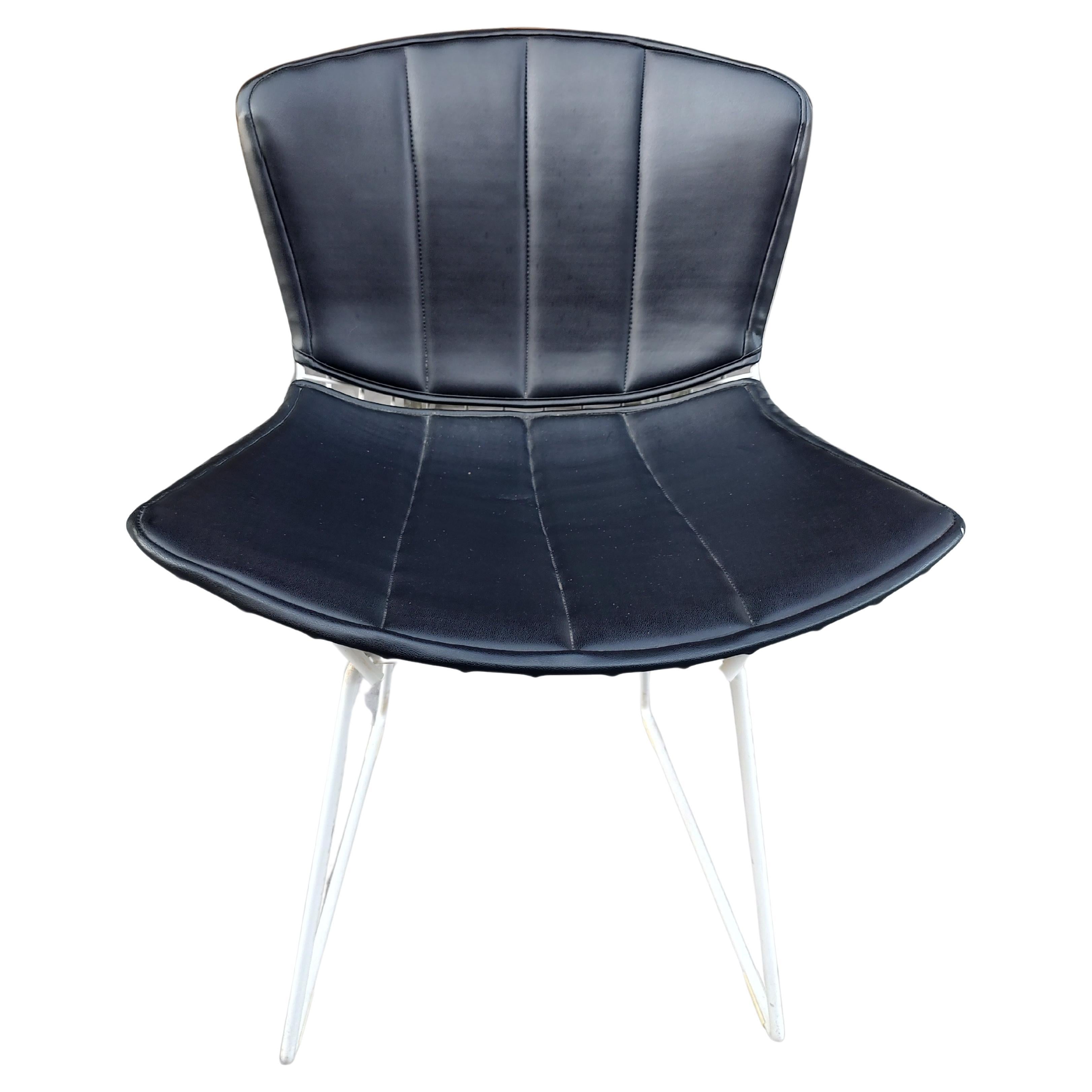 Fait main 3 chaises d'appoint en fil métallique, de style moderne du milieu du siècle dernier, créées par Harry Bertoia pour Knoll Int. en vente