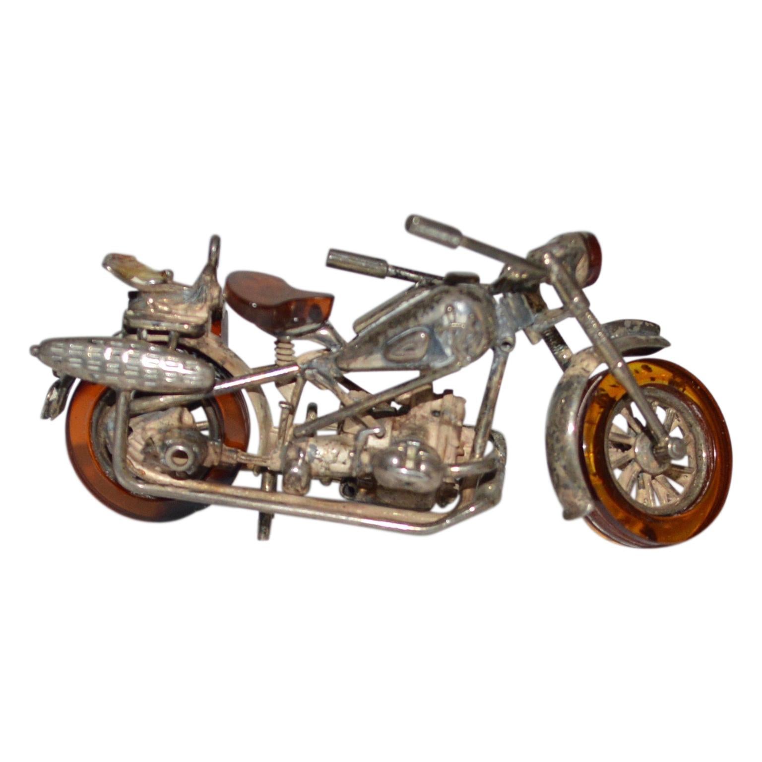 Satz von 3 Miniatur Bernstein und Silber Harley Davidson Stil Motorräder im Zustand „Gut“ im Angebot in Haddonfield, NJ