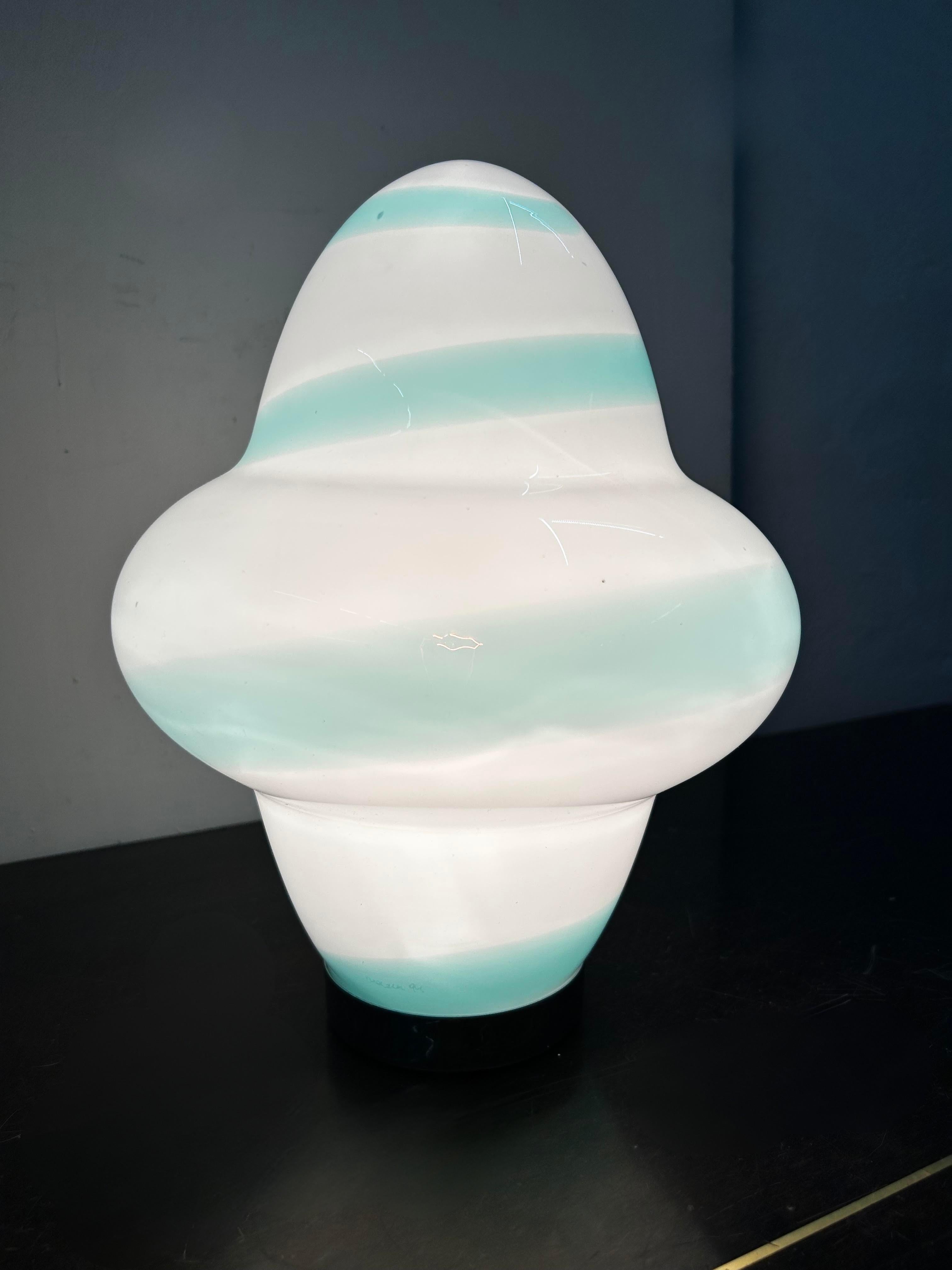 italien Deux lampes de bureau modernes de Murano par Ettore Sottsass pour Venini, signées vers 1994 en vente