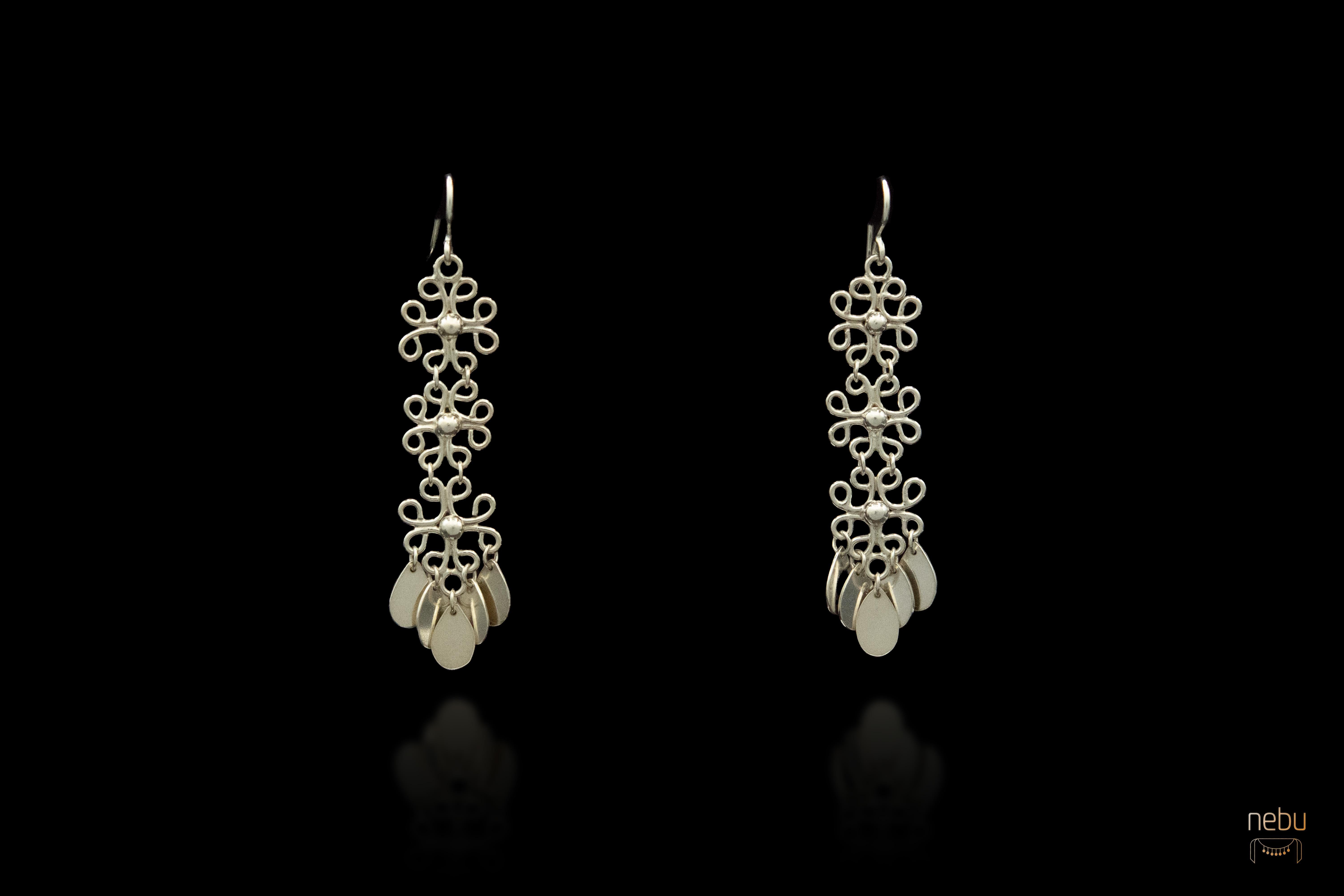 Women's 3 motif earrings For Sale