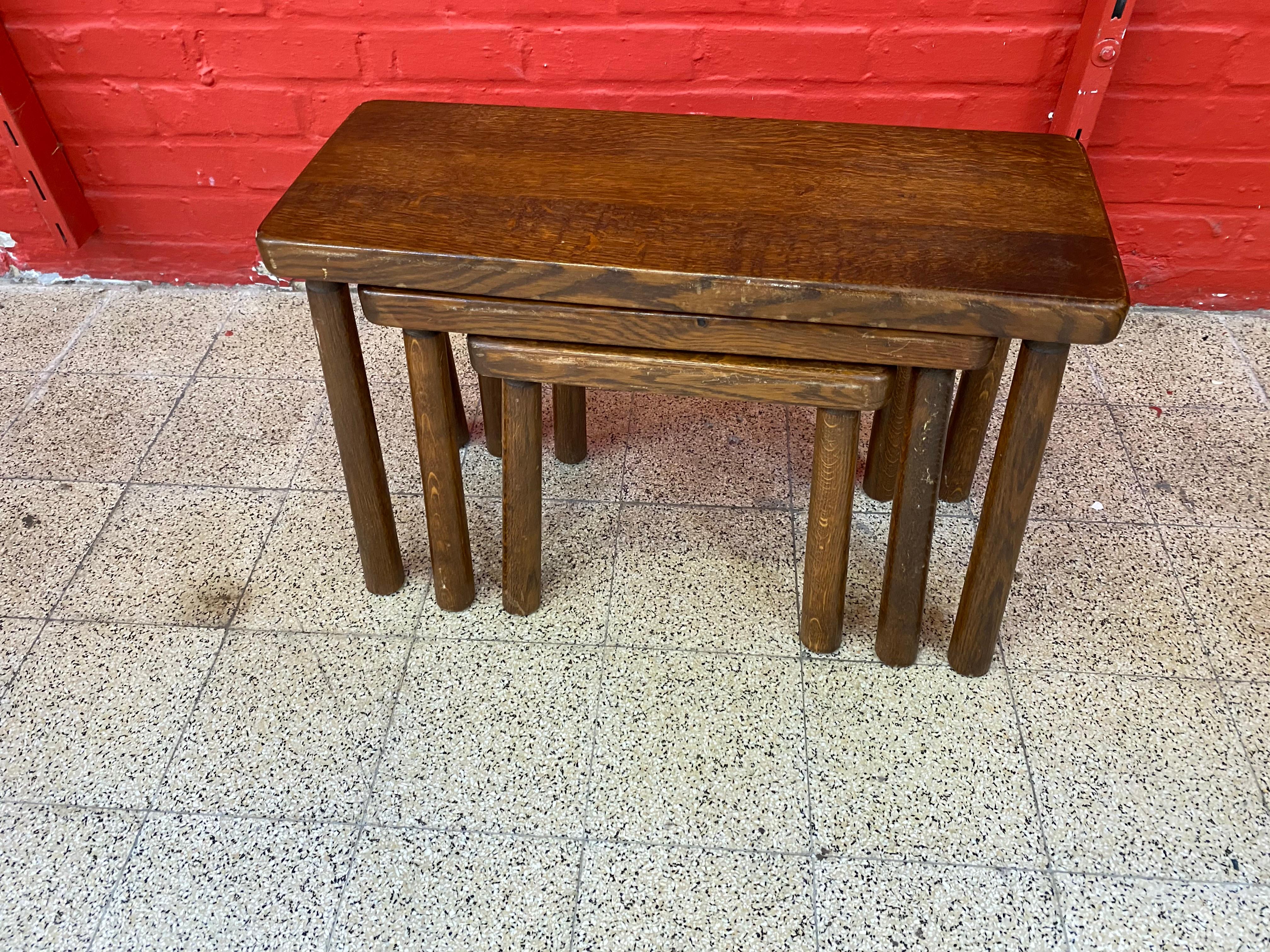 3 Neo Rustic Nesting Tables in Oak, circa 1950 For Sale 4