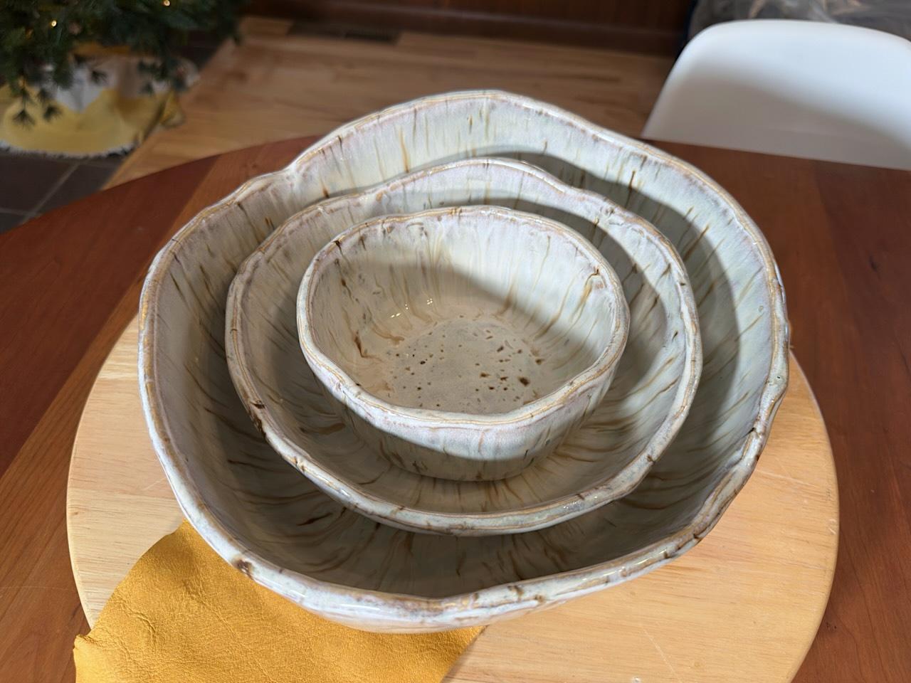 Cuit 3 bols gigognes (Aspen Bark Collectional ceramics), grès émaux brillants crème en vente