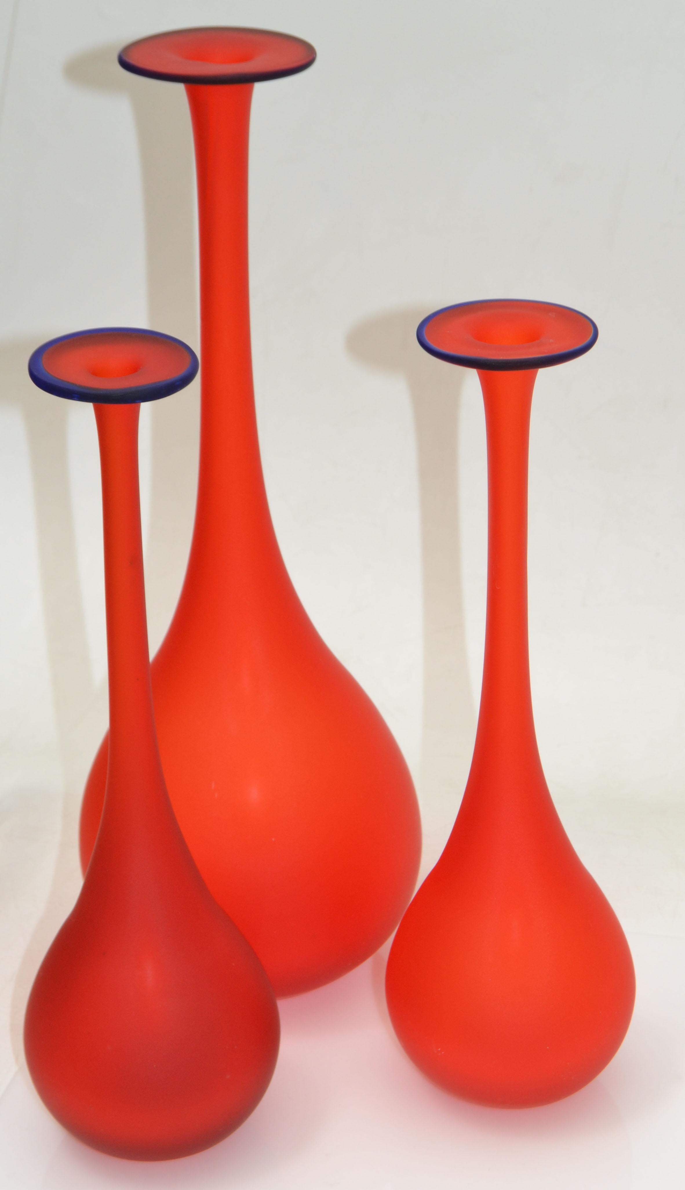 3 Nesting Vases Moretti Style Translucent Red & Blue Satin Glass Bud Vases Italy For Sale 2