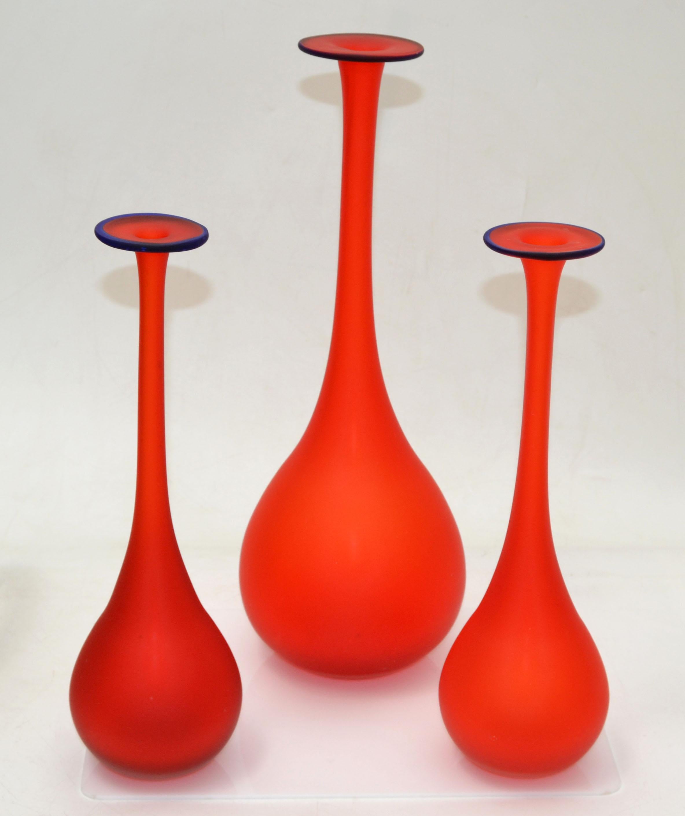 3 Nesting Vases Moretti Style Translucent Red & Blue Satin Glass Bud Vases Italy For Sale 4
