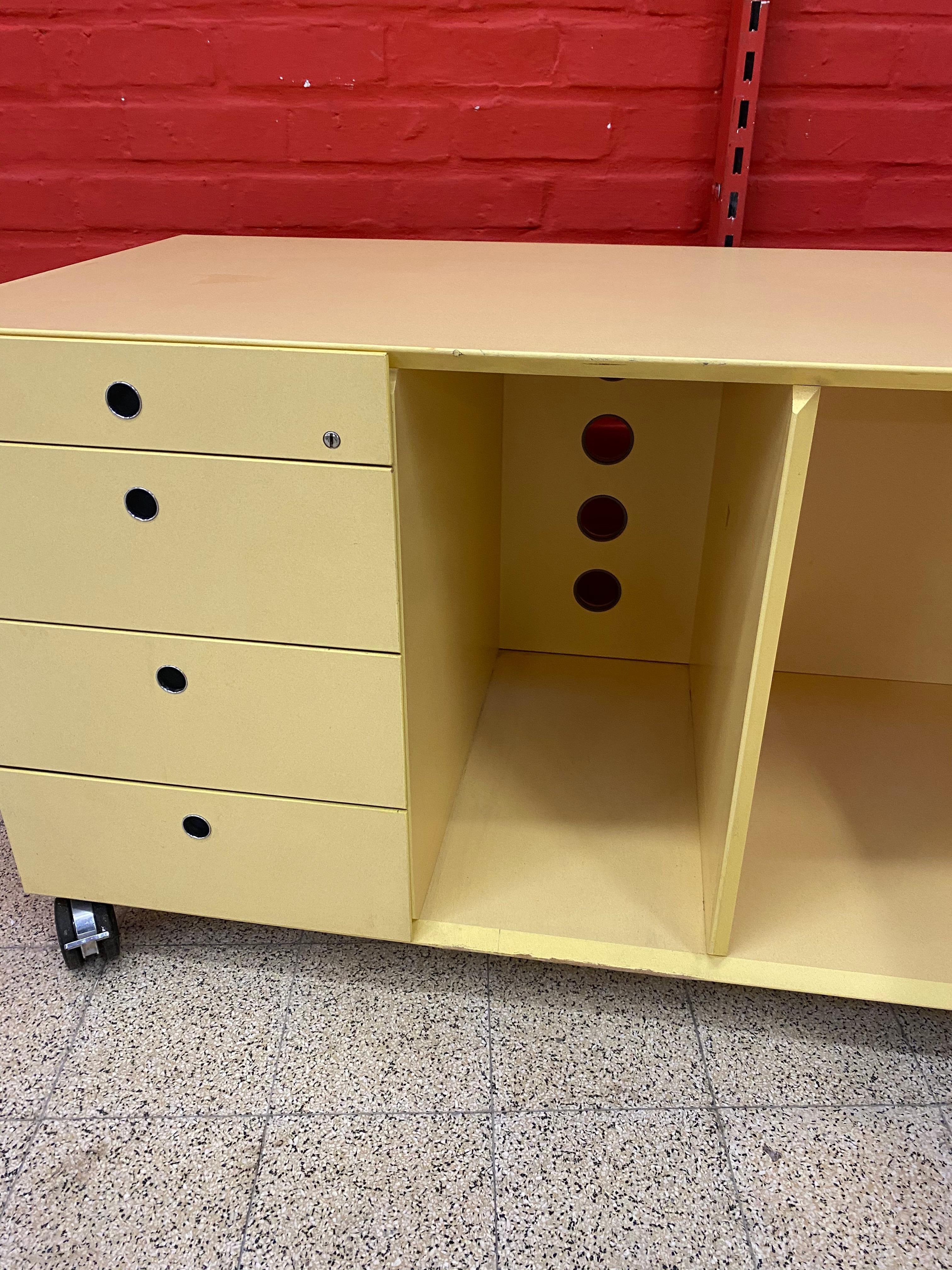 3 Office Furniture on Wheels, in Lacquered Metal, circa 1970/1980 For Sale 1