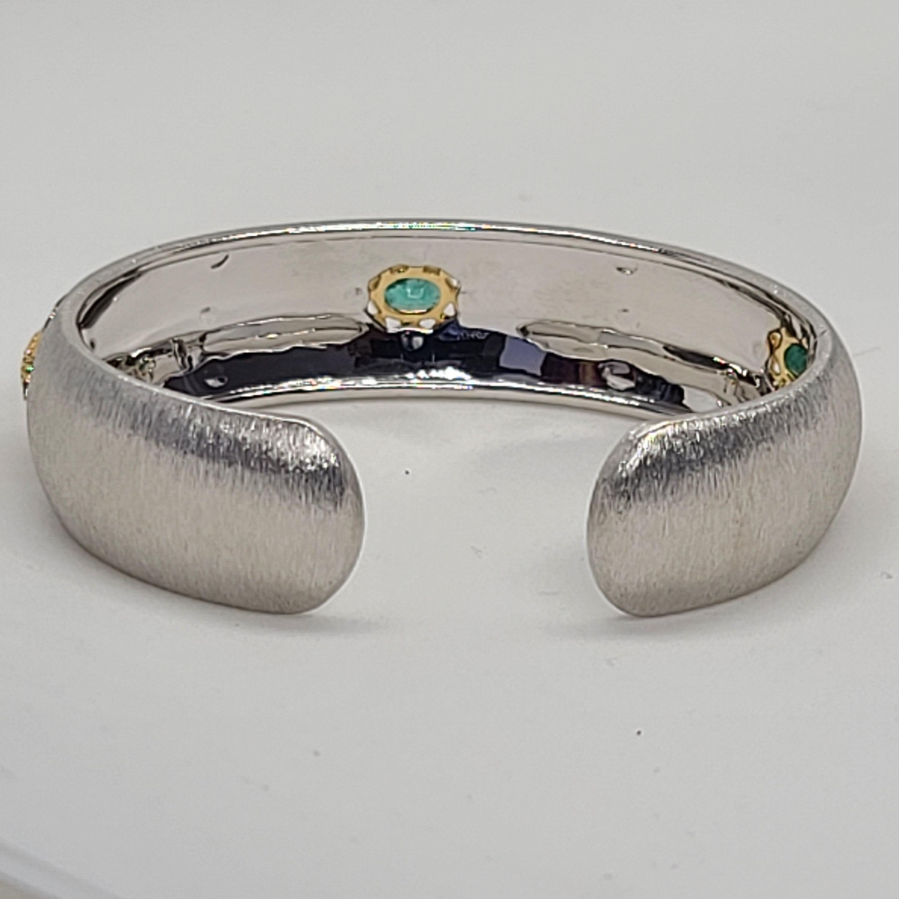 Oval Cut 3 Oval Emeralds Diamonds 18 Karat White Yellow Gold Bangle in Florentine Finish