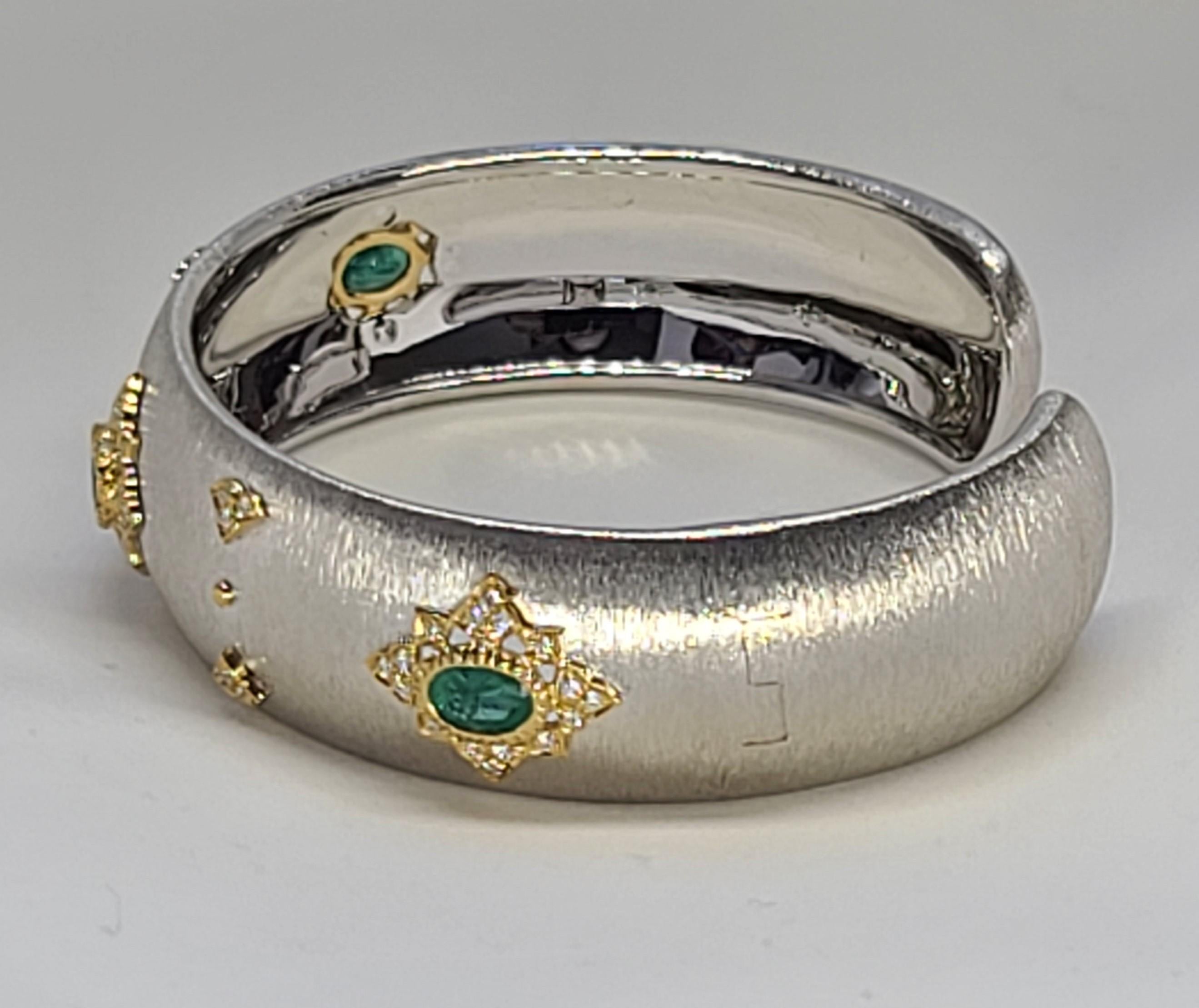 Women's or Men's 3 Oval Emeralds Diamonds 18 Karat White Yellow Gold Bangle in Florentine Finish