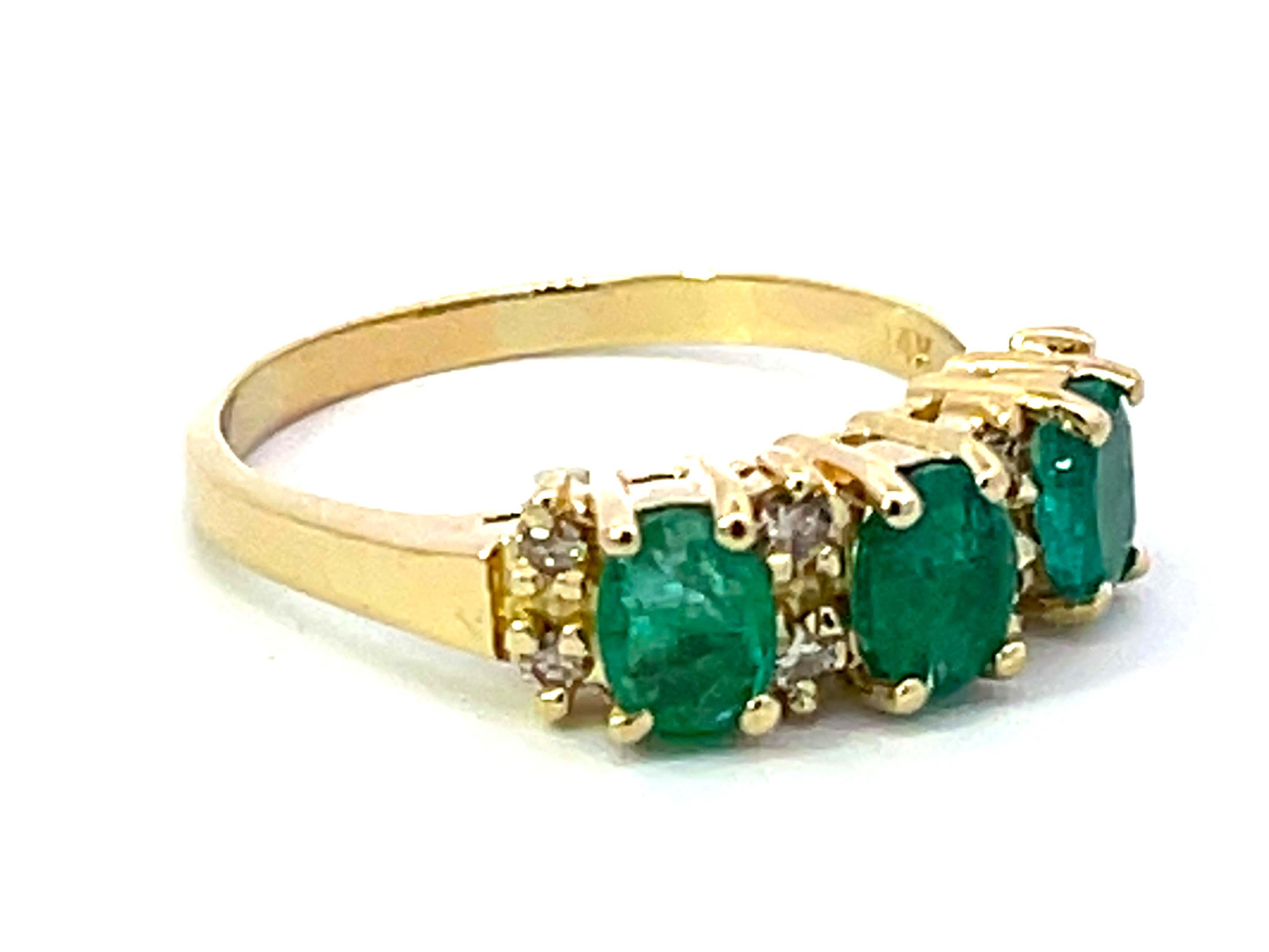 Modern 3 Oval Green Emerald and Diamond Band Ring in 14k Yellow Gold For Sale