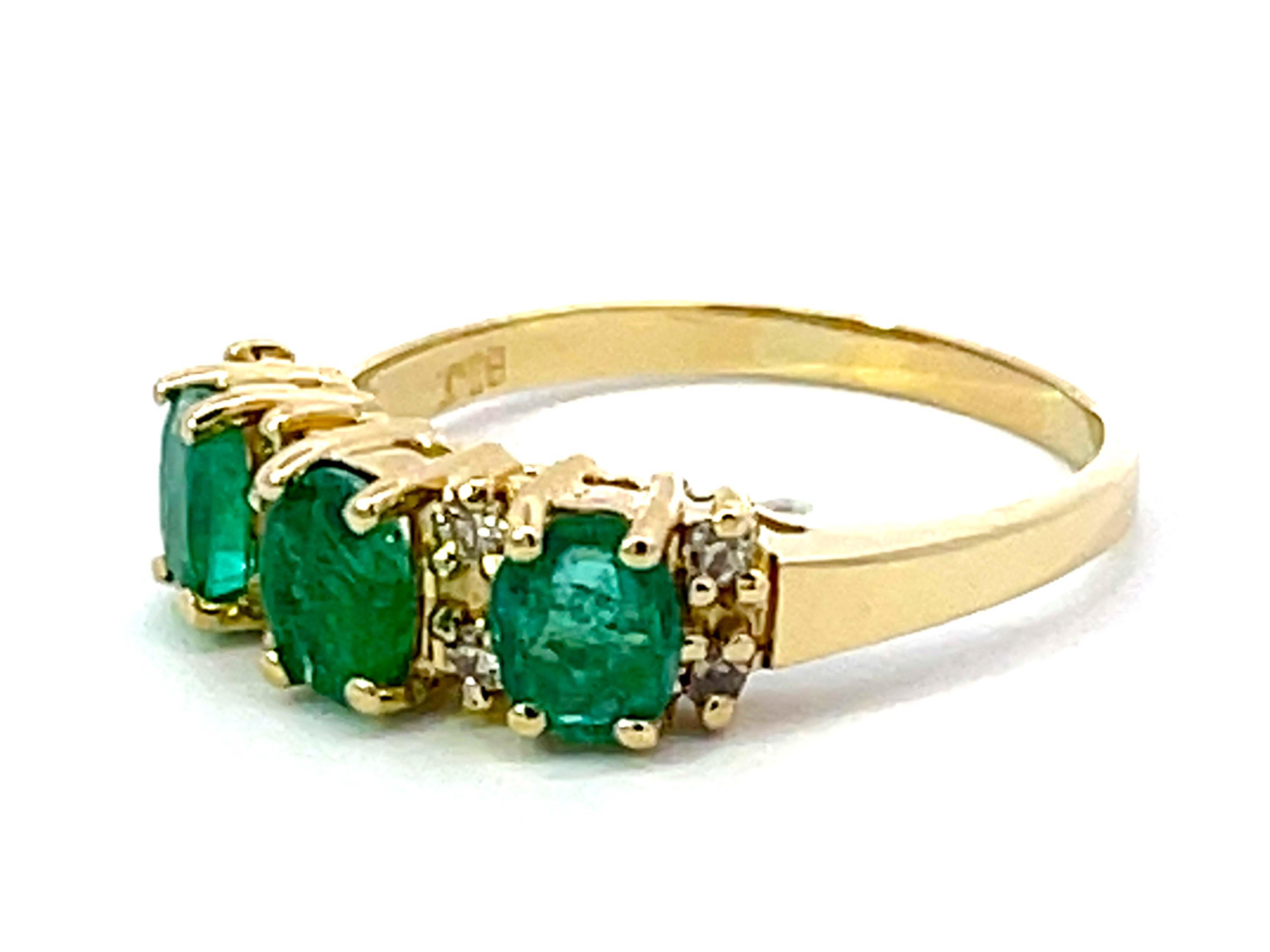 Oval Cut 3 Oval Green Emerald and Diamond Band Ring in 14k Yellow Gold For Sale