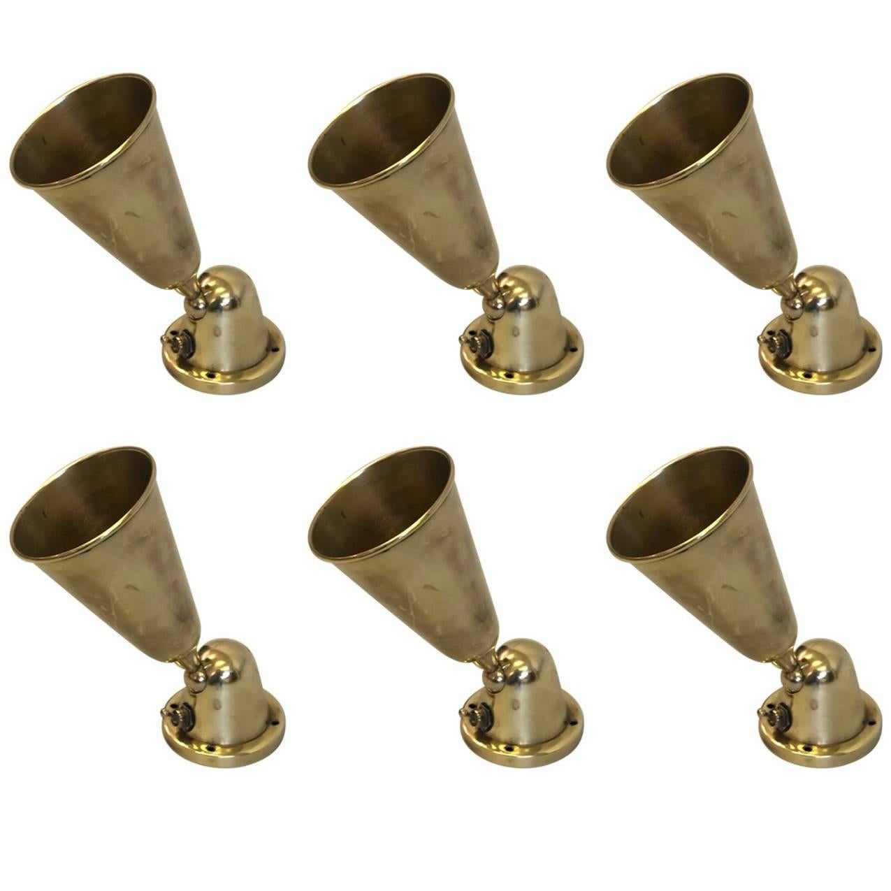 3 Pairs of Italian Mid-Century Modern Brass Articulating Wall Sconce, Arredoluce In Good Condition In New York, NY