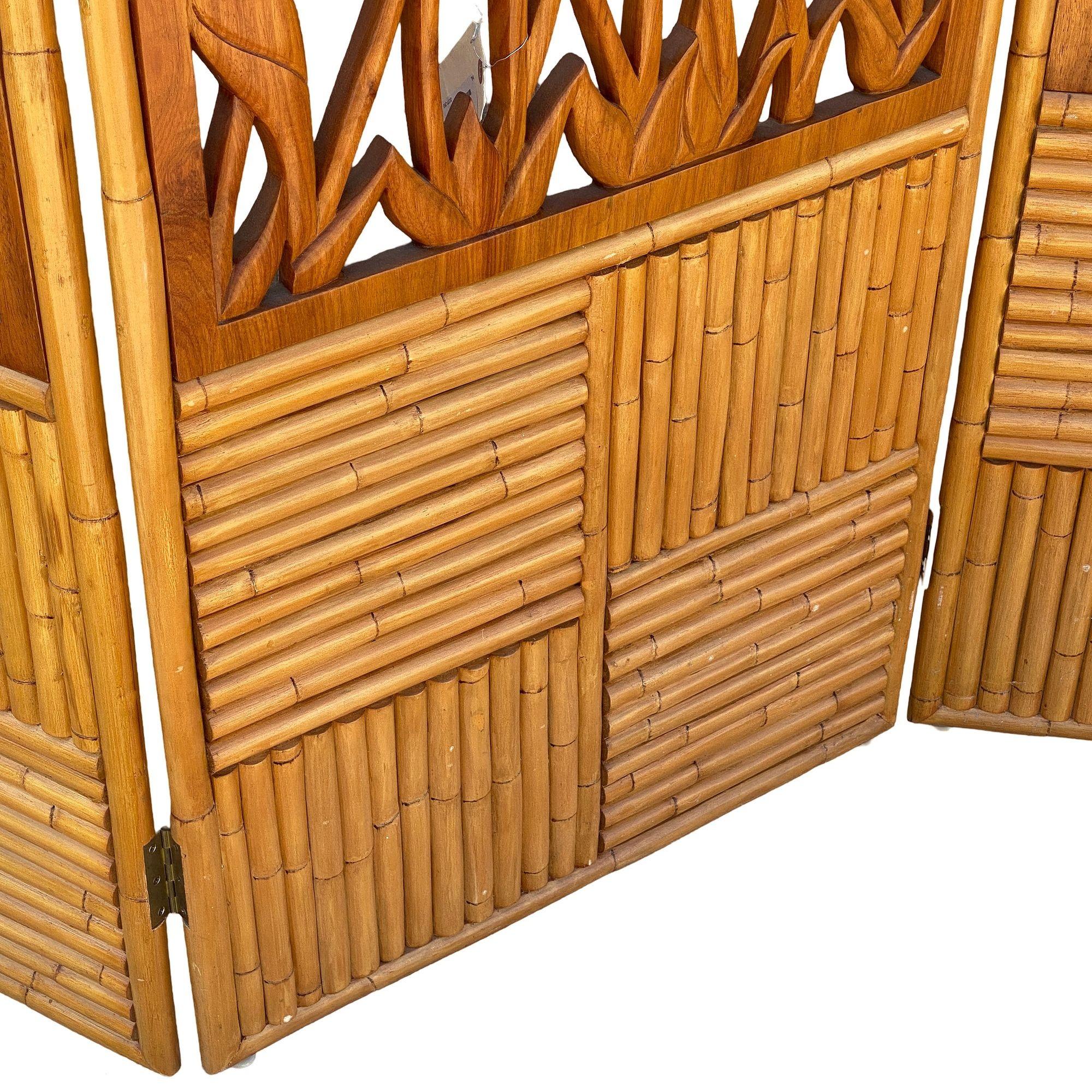 3 Panel Mid-Century Carved Koa Wood & Stacked Rattan Folding Screen In Excellent Condition In Van Nuys, CA