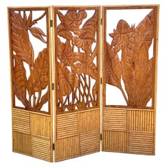 Paravent 3 panneaux en bois de Koa sculpté et rotin empilé du milieu du siècle