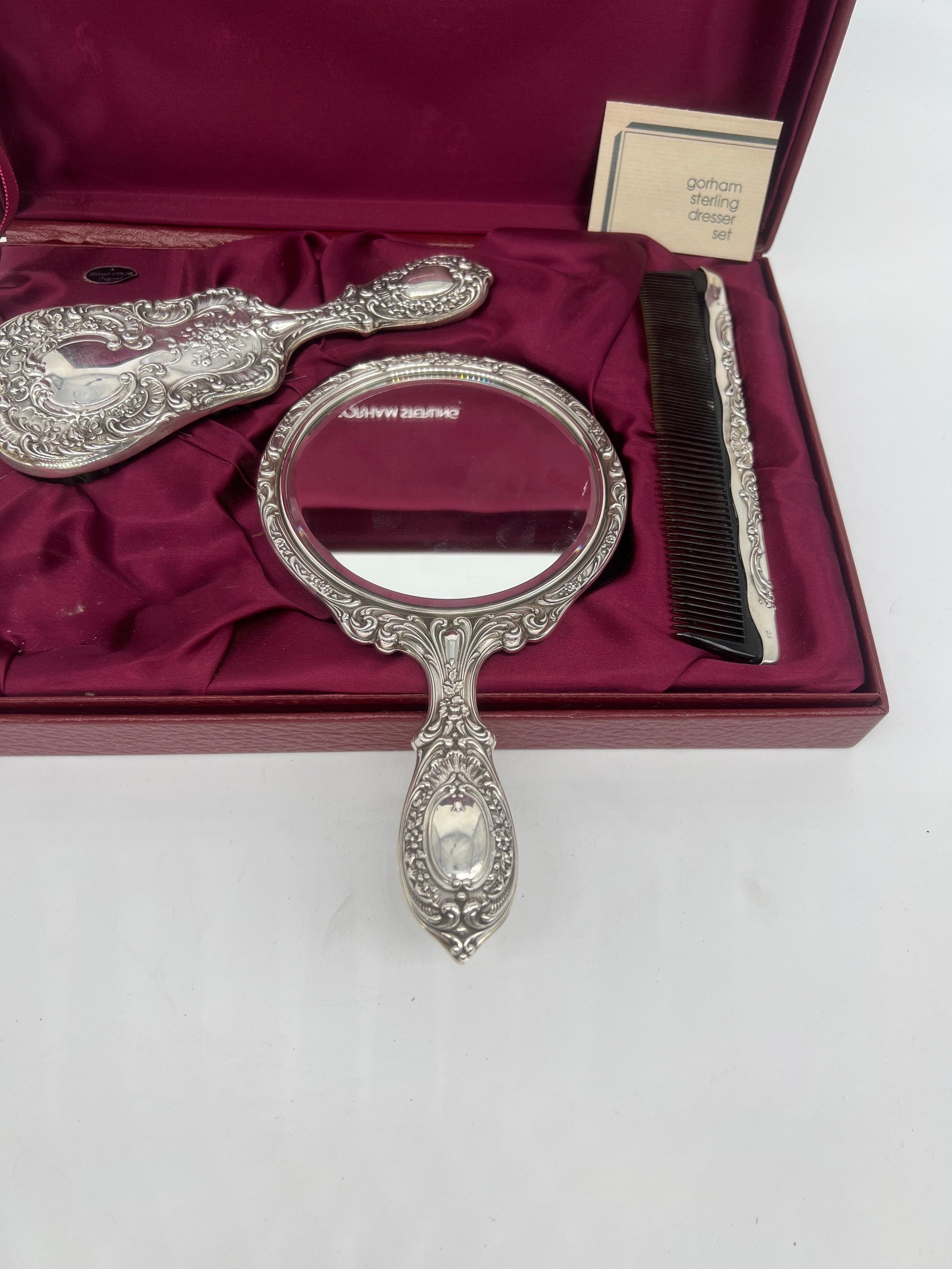 3 Pc Gorham Sterling Silver Cased Dresser Set In Good Condition In Atlanta, GA