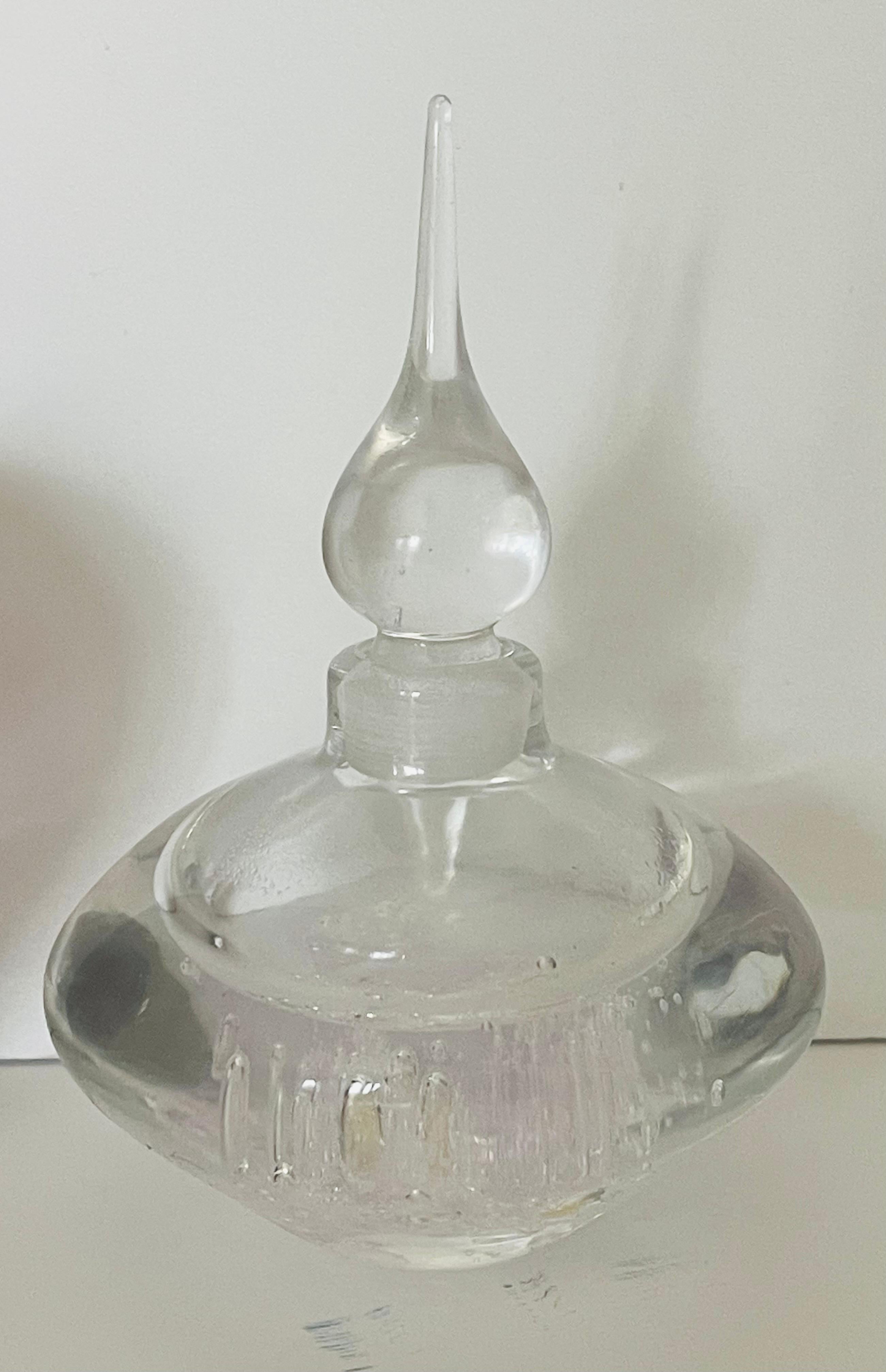 3 flacons de parfum en verre d'art Vintage Bon état - En vente à Boca Raton, FL