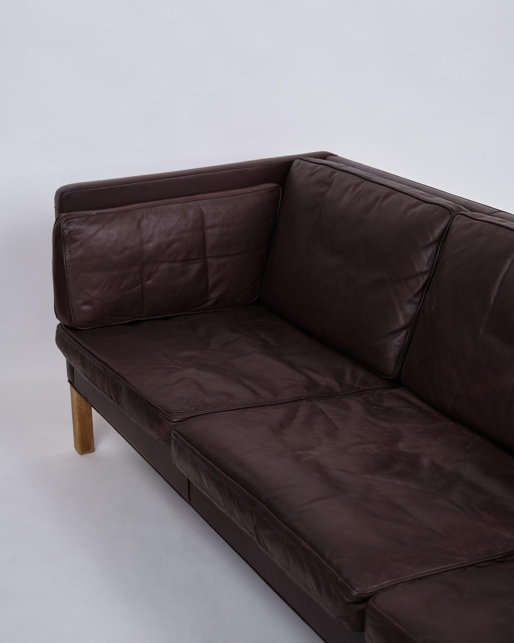 3. Person Sofa Model No. 2442 In Brown Leather By Børge Mogensen From 1960s (Canapé à trois places Model No. 2442 en cuir marron par Børge Mogensen des années 1960) en vente 1