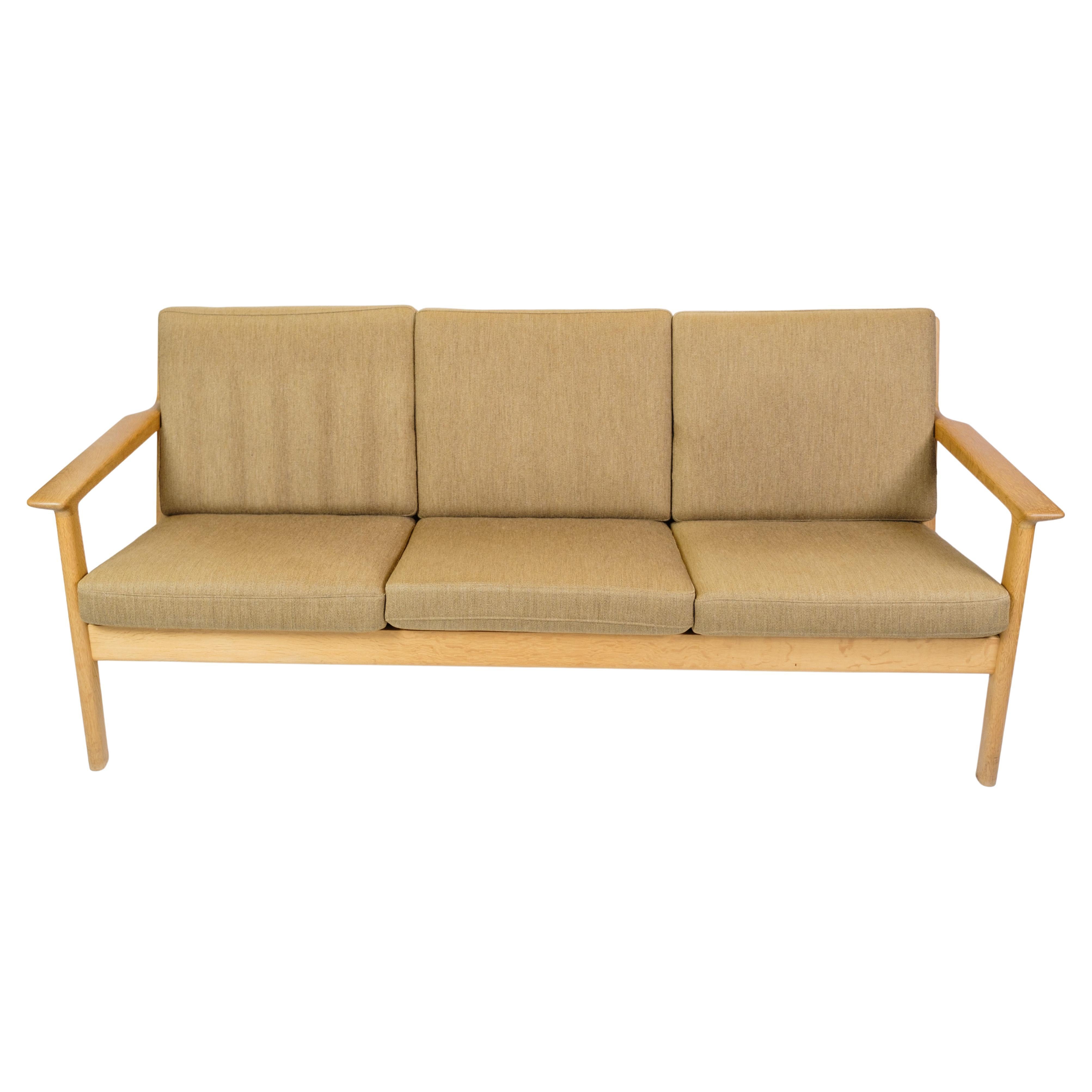Divano per 3 persone modello GE265/3 in quercia di Hans J. Wegner per Getama degli anni '60 in vendita