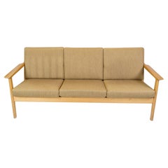 Divano per 3 persone modello GE265/3 in quercia di Hans J. Wegner per Getama degli anni '60